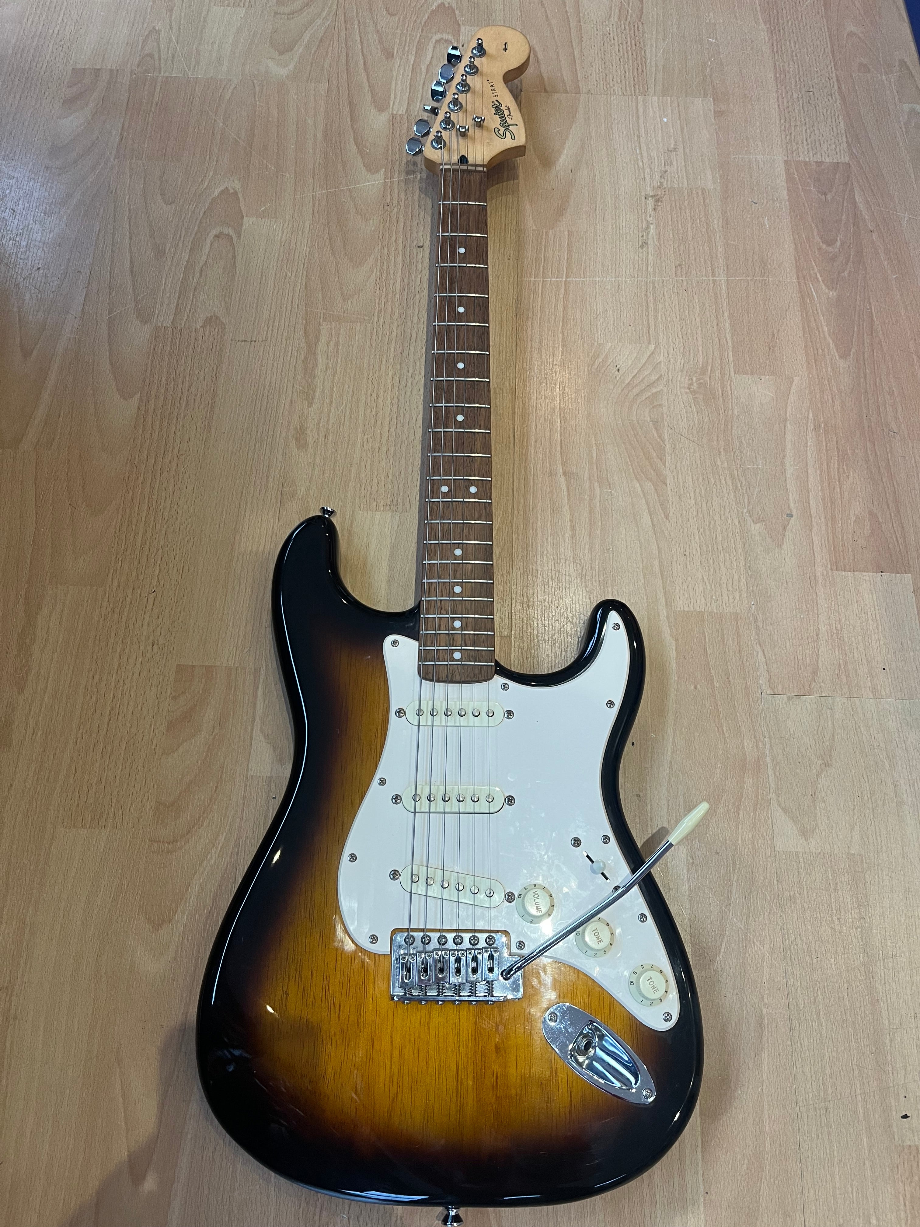 Squier Affinity Stratocaster – Sunburst - GREAT CONDITION