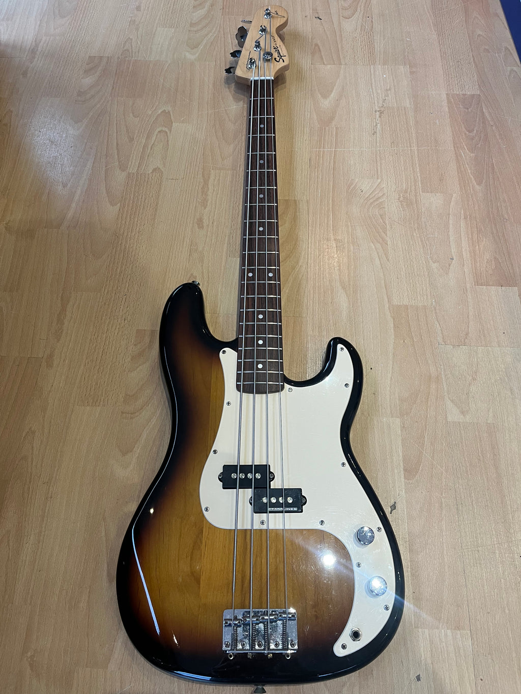 Squier Affinity Precision Bass – Sunburst - GREAT CONDITION