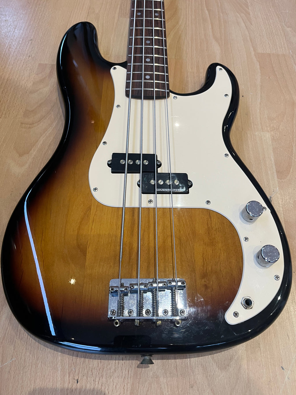 Squier Affinity Precision Bass – Sunburst - GREAT CONDITION