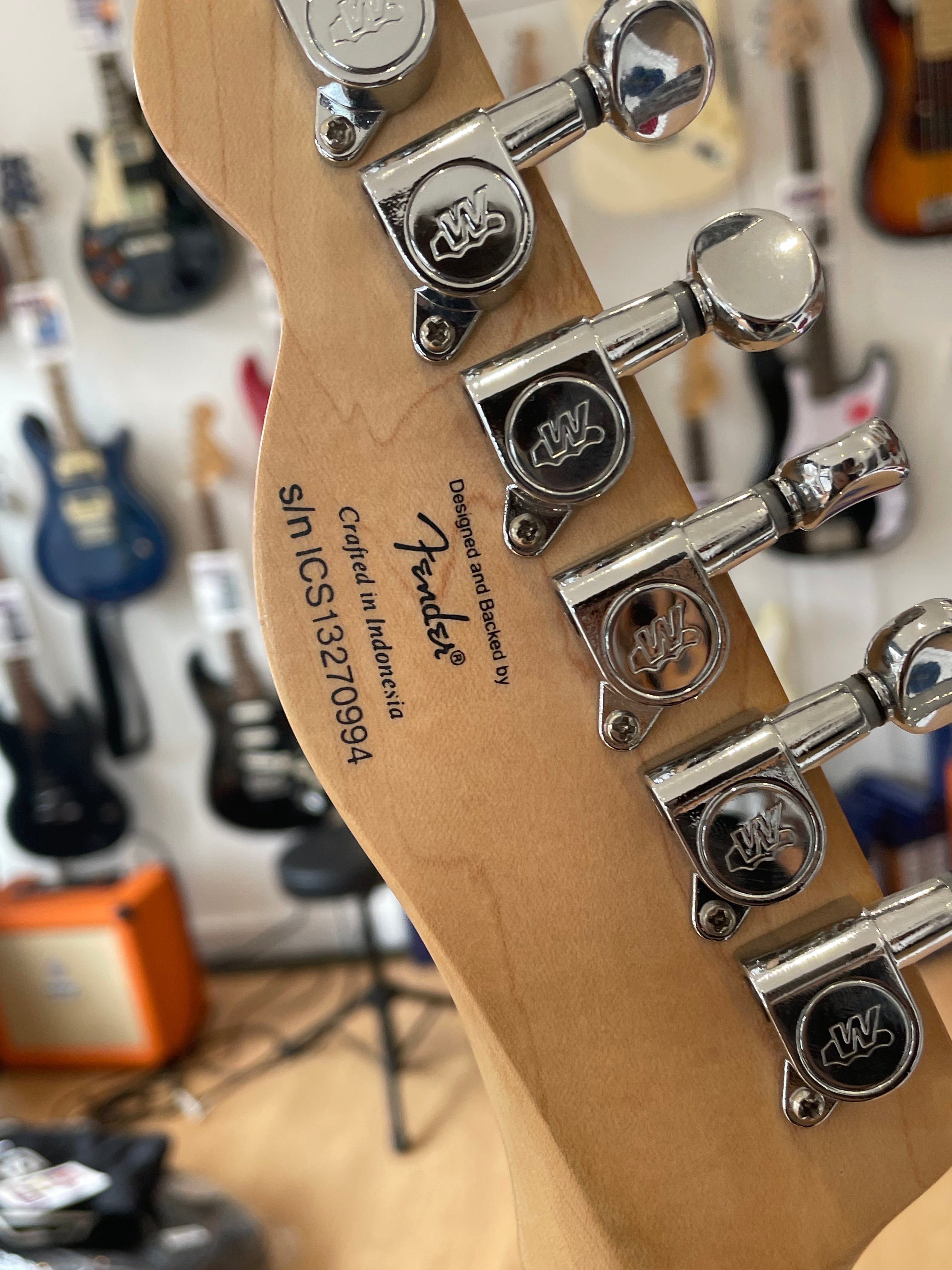 Squier Telecaster Standard Series in Vintage White - good condition