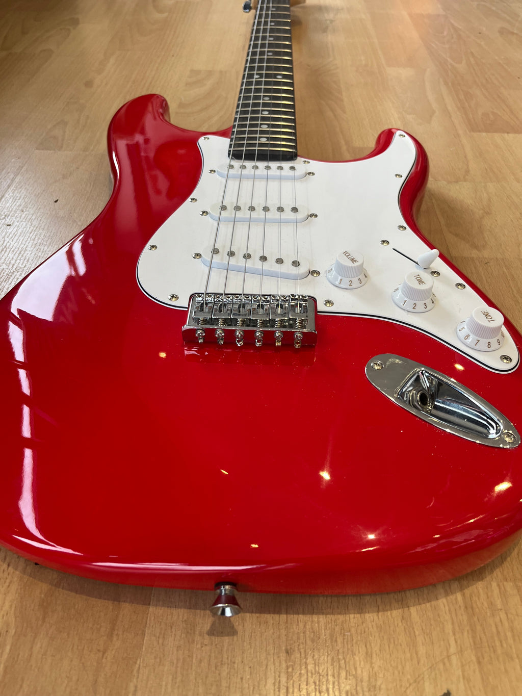Squier Stratocaster – Red Finish - EXCELLENT CONDITION