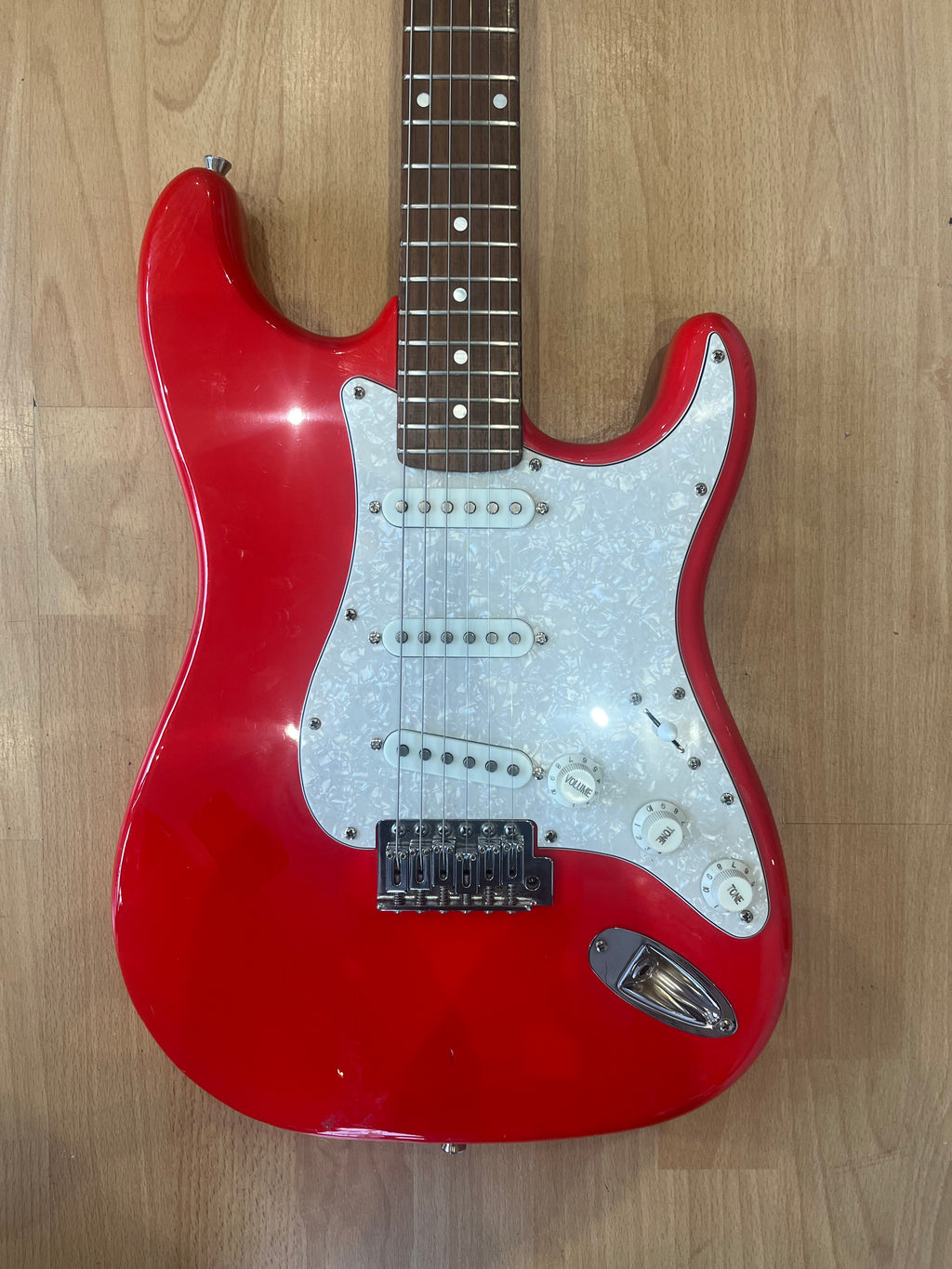 Squier Stratocaster – Red Finish with Pearloid Pickguard - GOOD CONDITION