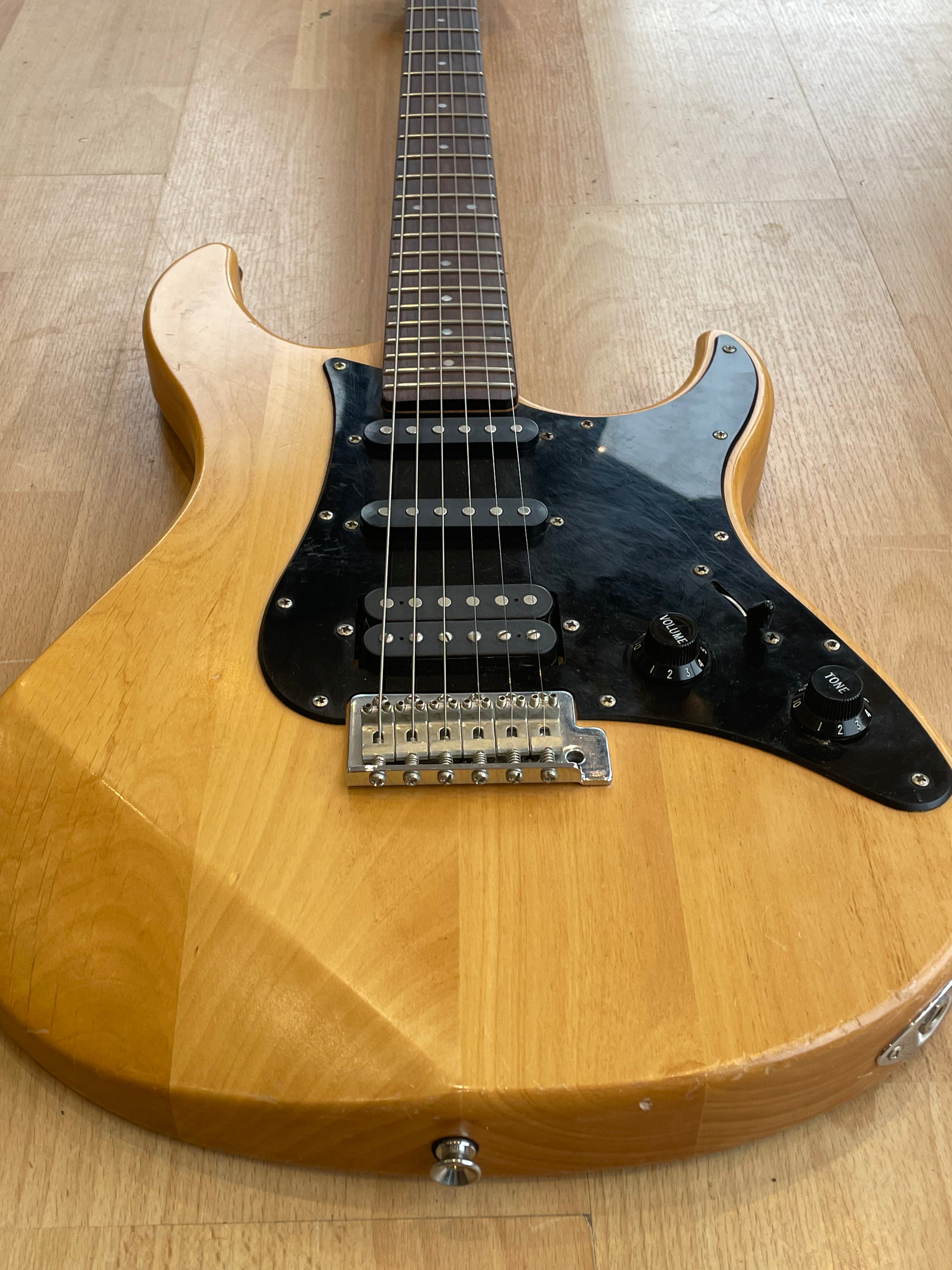 Yamaha Pacifica 112J Electric Guitar - Good Condition