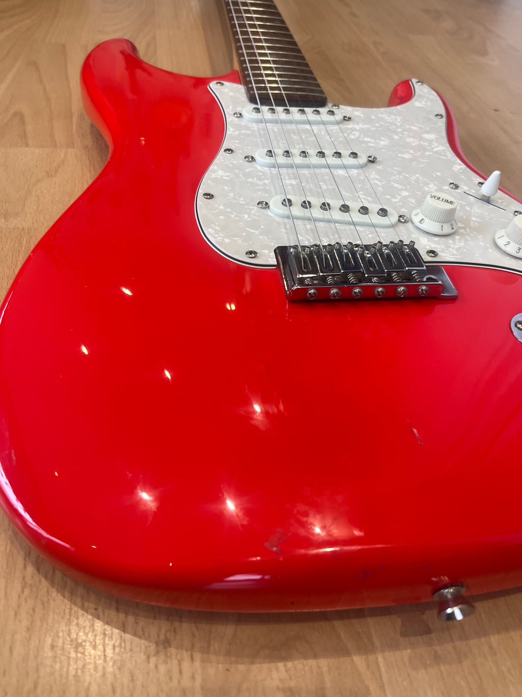 Squier Stratocaster – Red Finish with Pearloid Pickguard - GOOD CONDITION