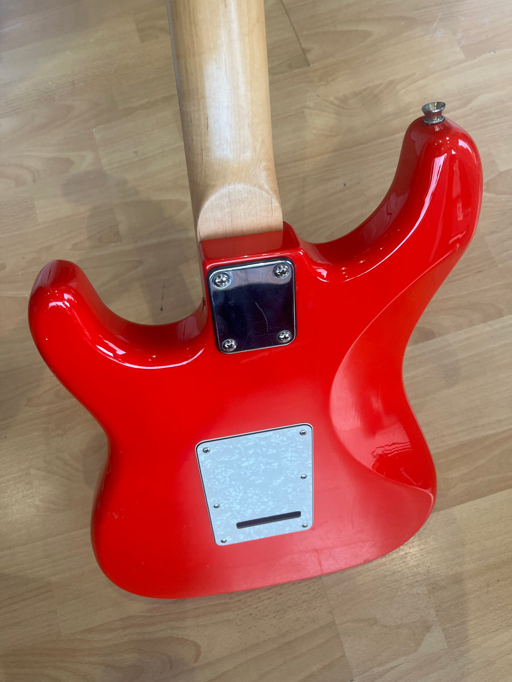 Squier Stratocaster – Red Finish with Pearloid Pickguard - GOOD CONDITION