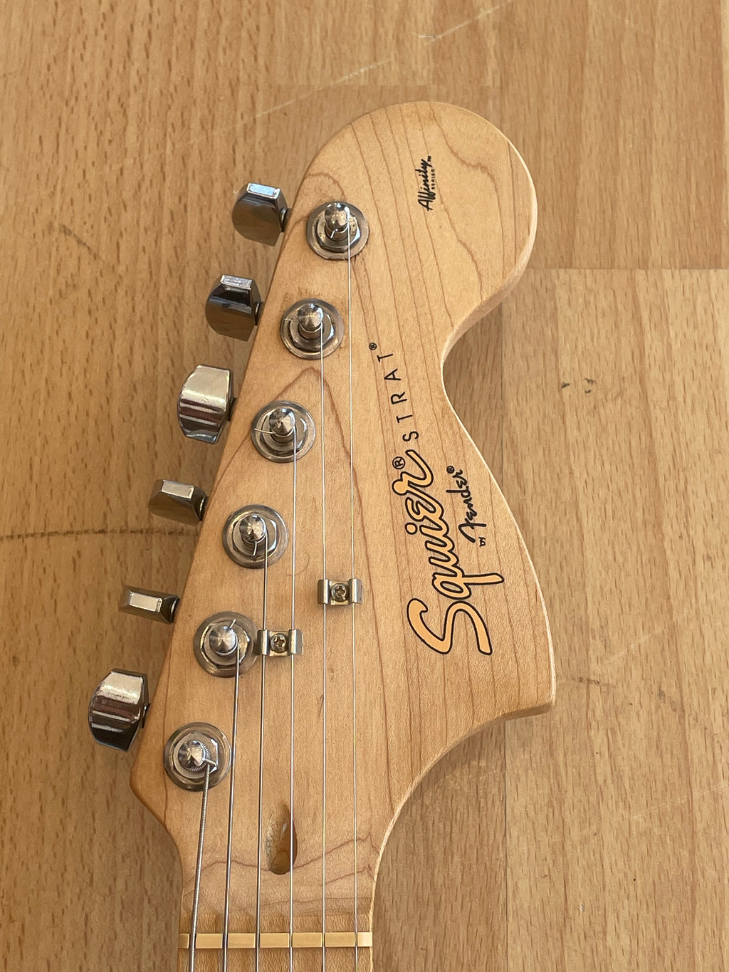 Squier Affinity Series Stratocaster in Vintage Sunburst - Great Condition