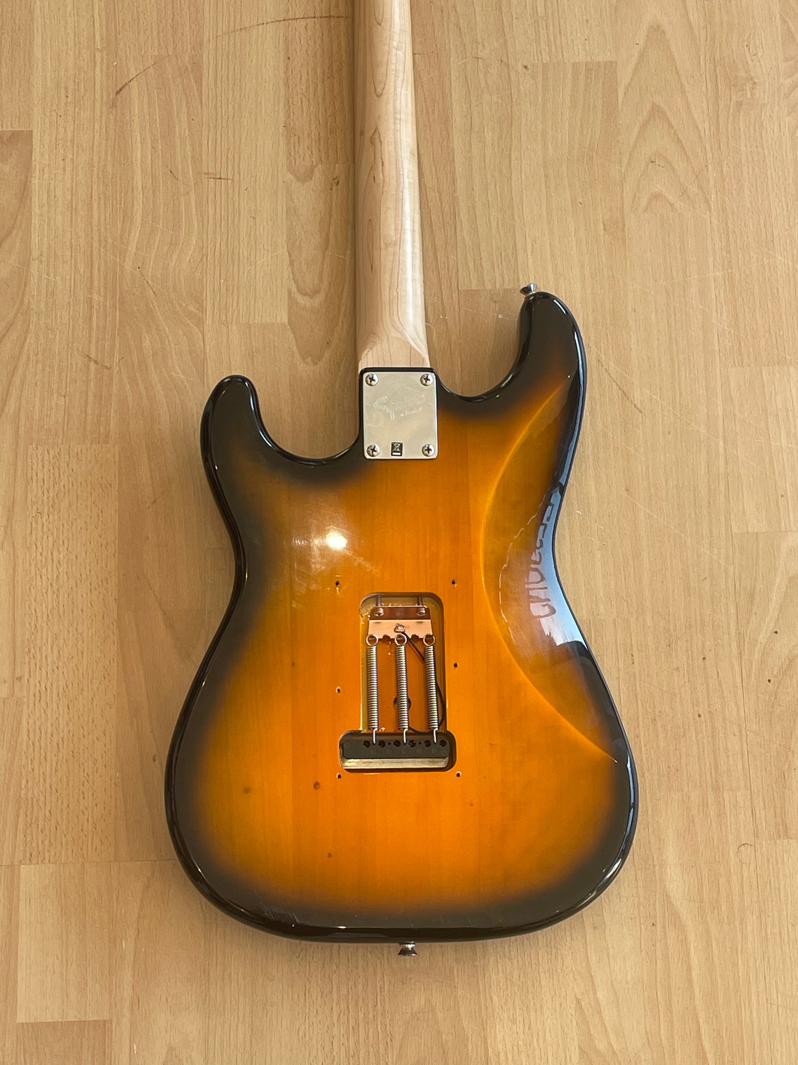 Squier Affinity Series Stratocaster in Vintage Sunburst - Great Condition
