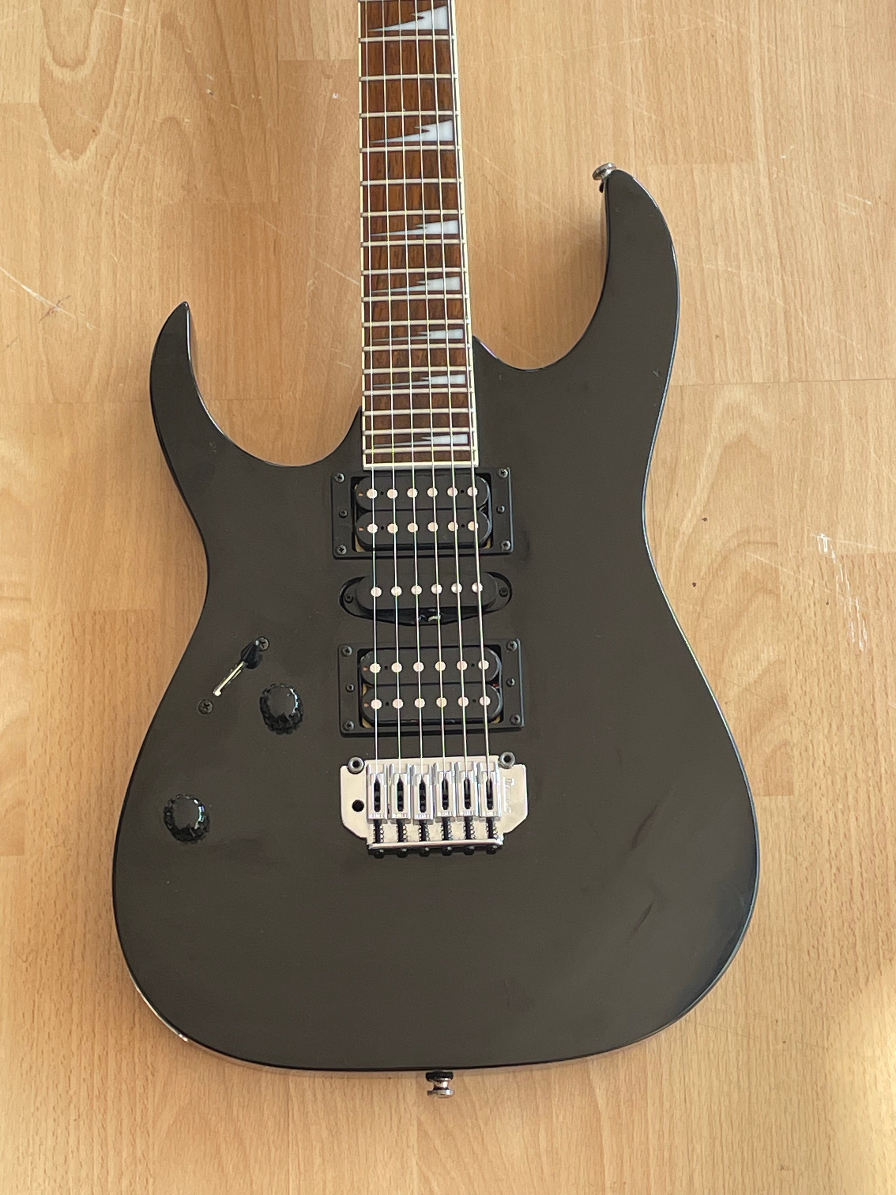 Ibanez Gio Black Flat Left Handed -  Great Condition