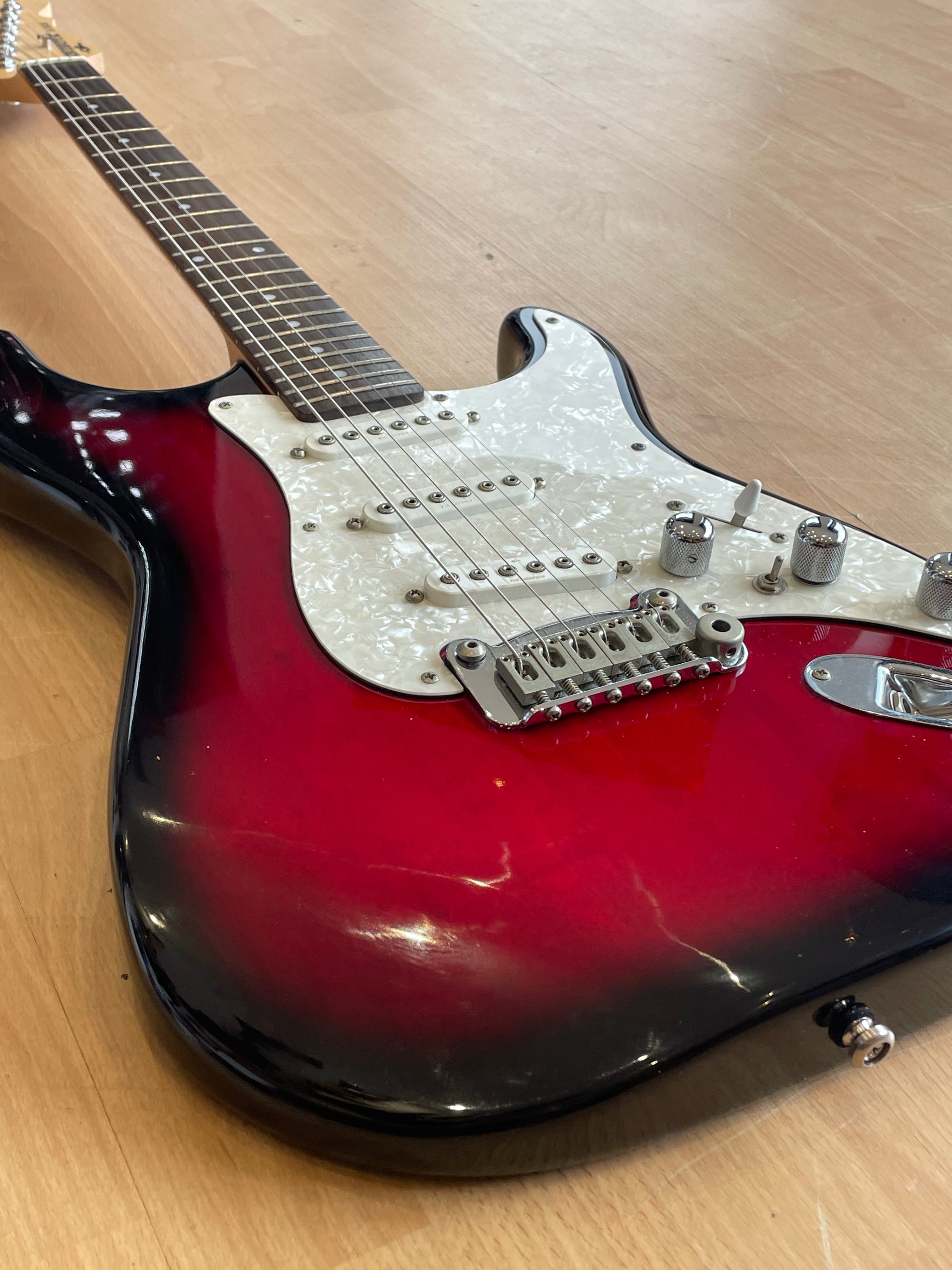 G&L Tribute S500 Wild Cherry Finish in Excellent Condition