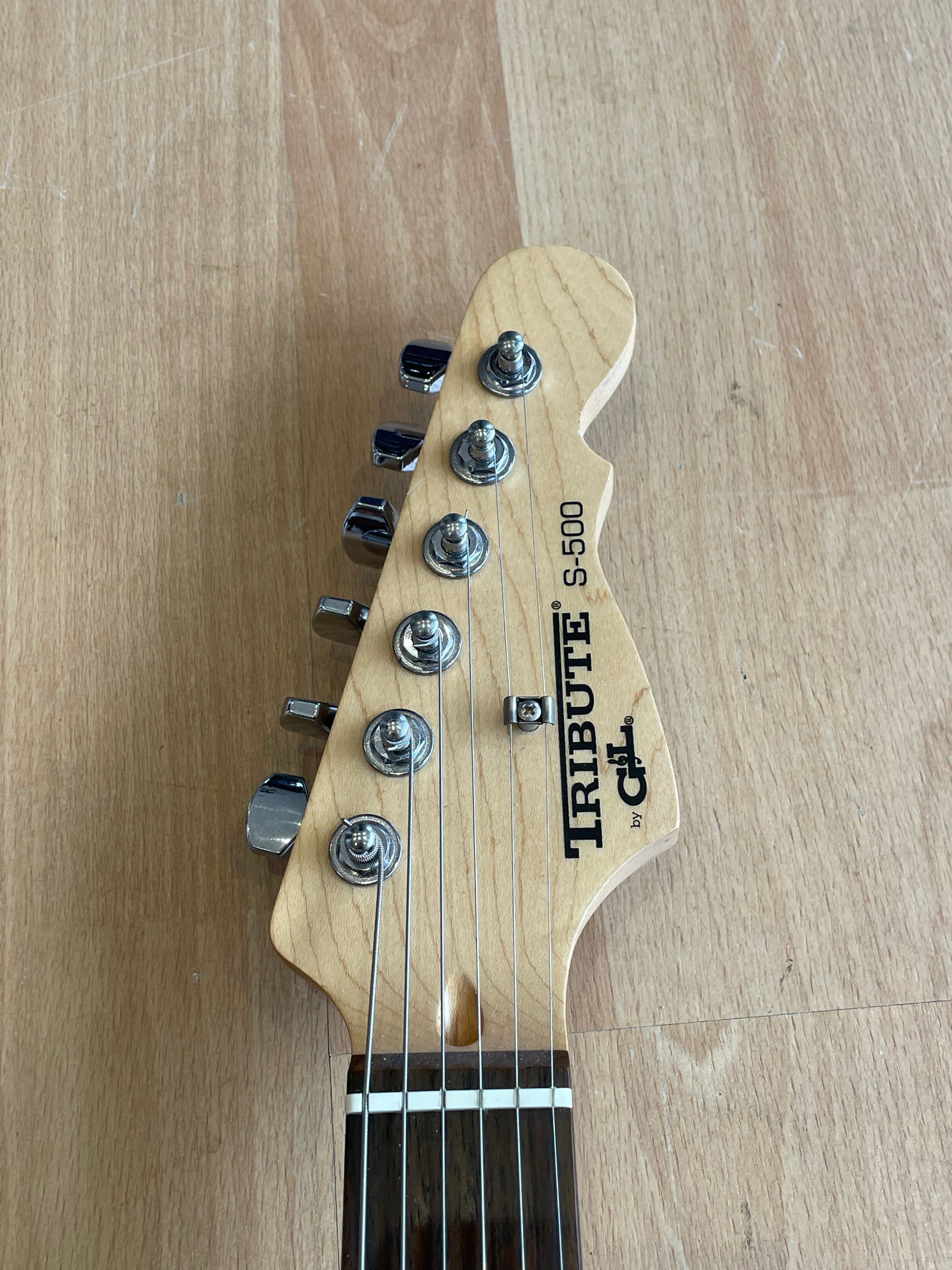 G&L Tribute S500 Wild Cherry Finish in Excellent Condition