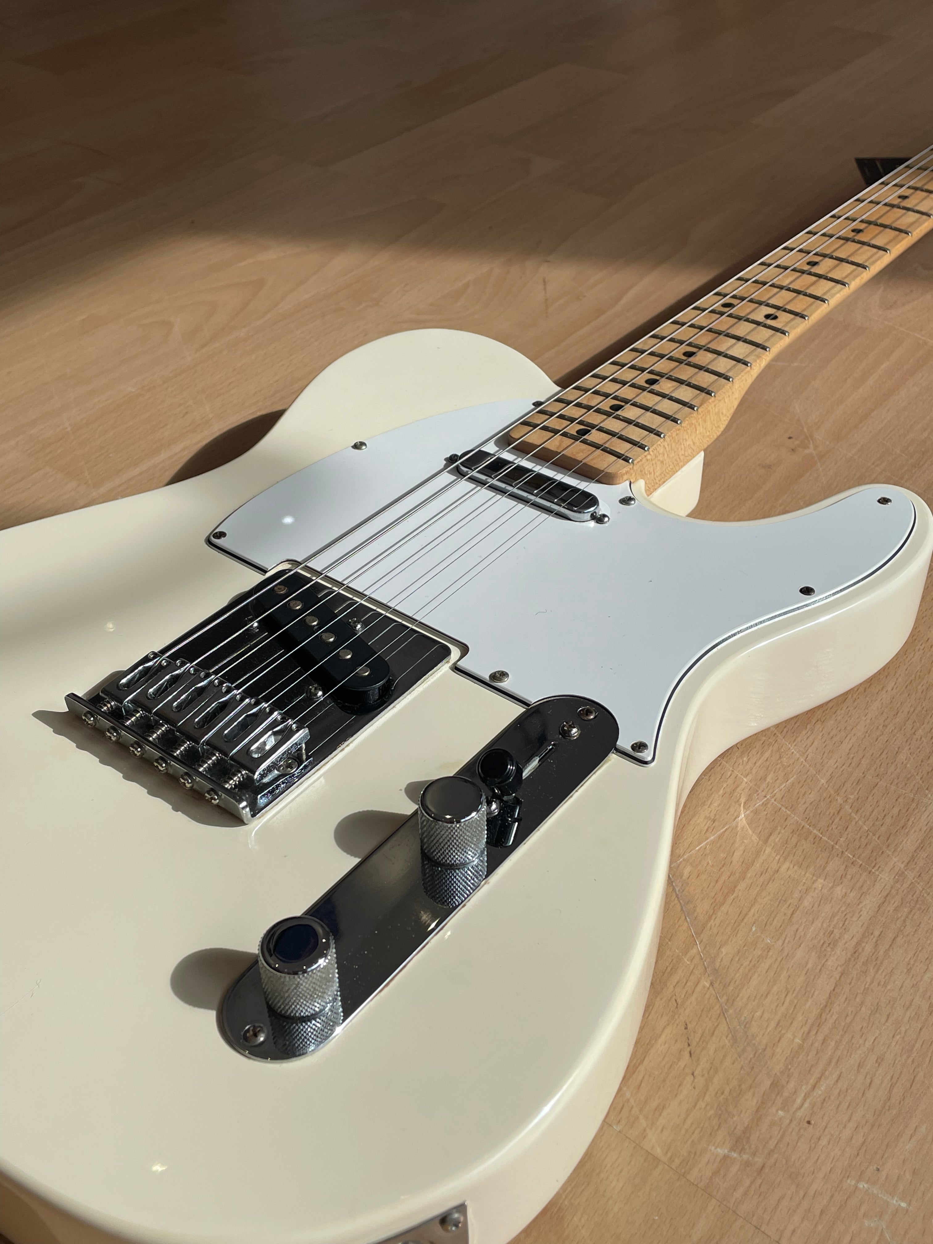 Fender Mexican Telecaster in Vintage white - Great condition