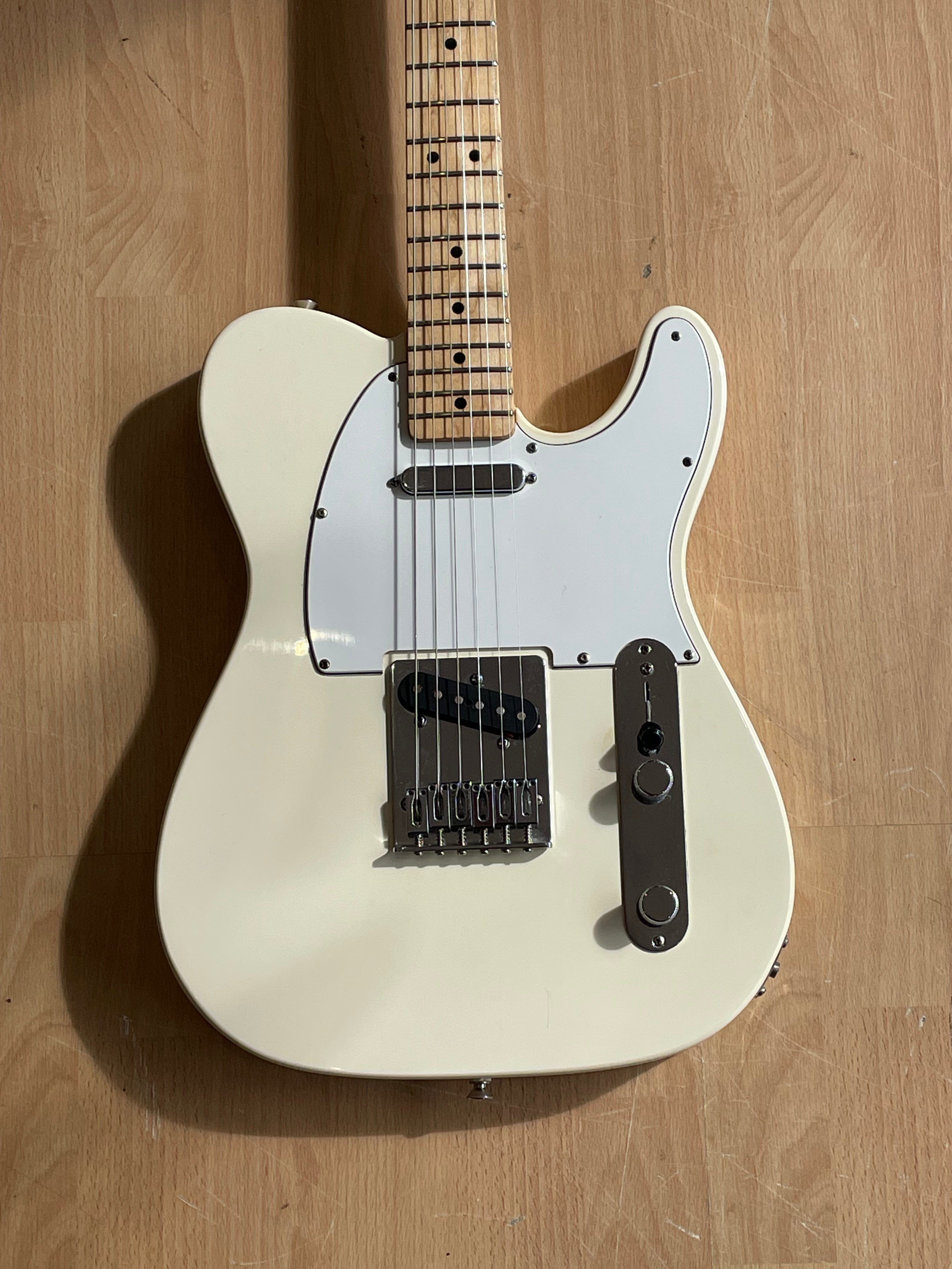 Fender Mexican Telecaster in Vintage white - Great condition