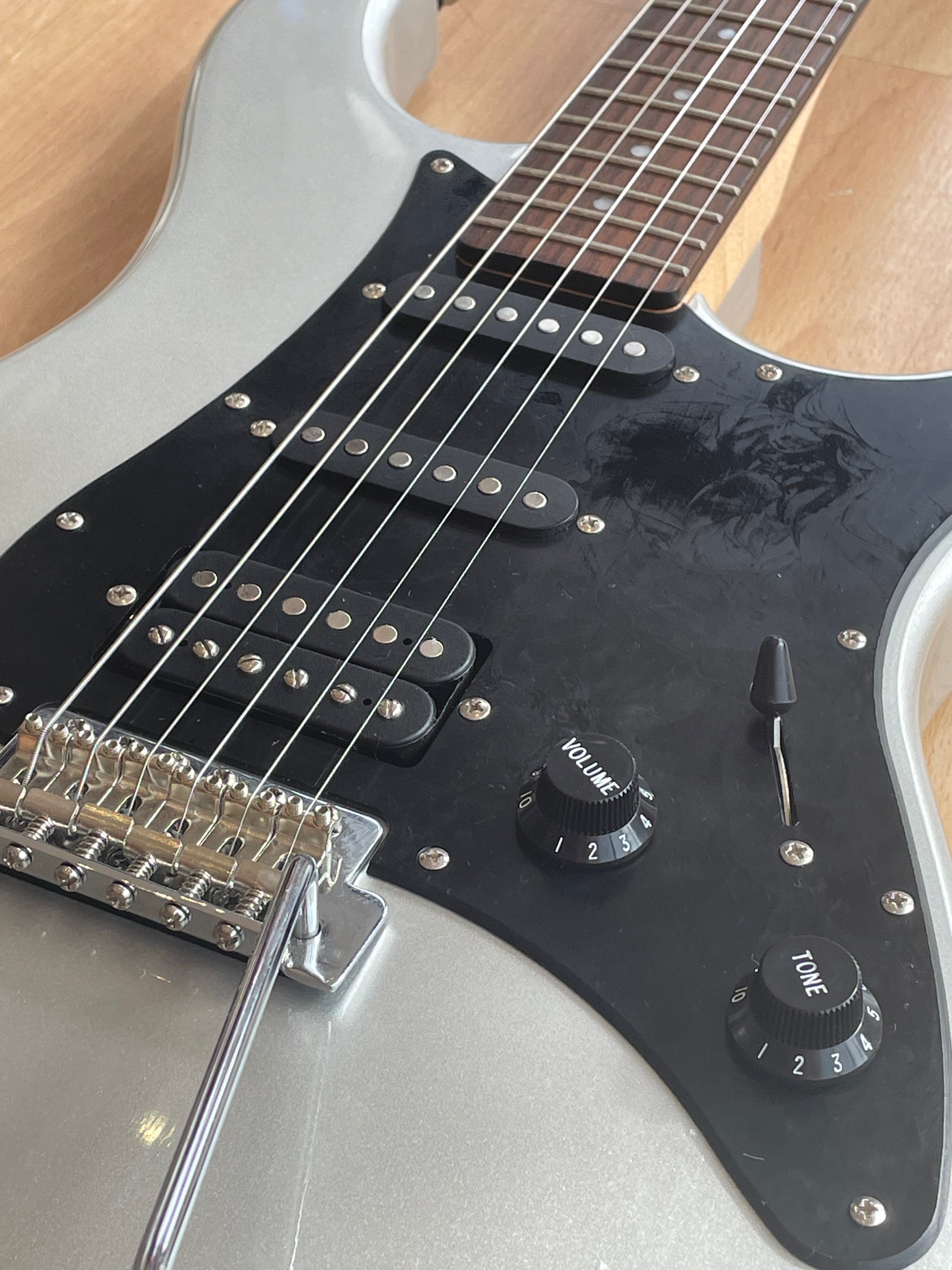 Yamaha Pacifica 112X IN SILVER - Great Condition