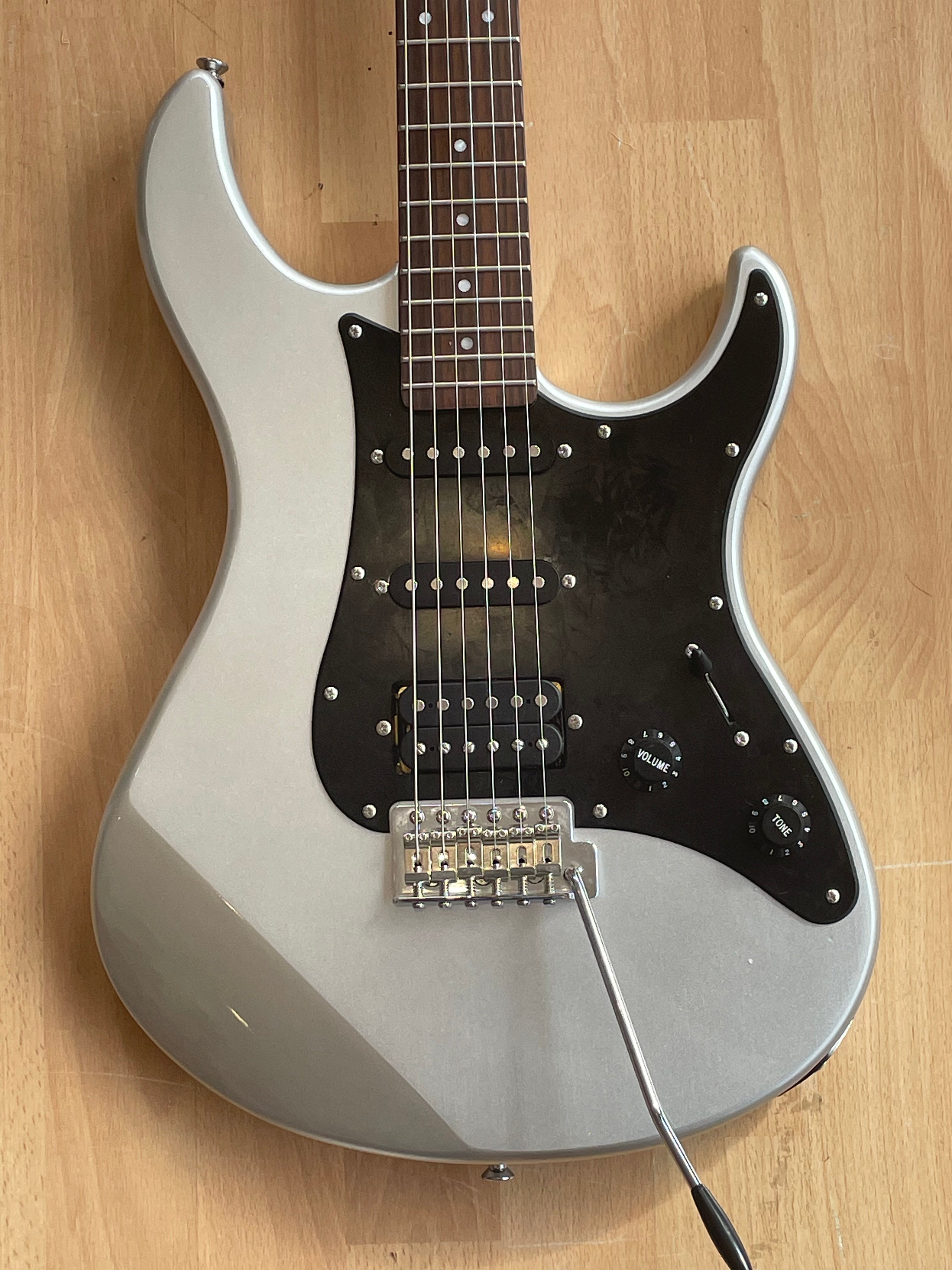 Yamaha Pacifica 112X IN SILVER - Great Condition