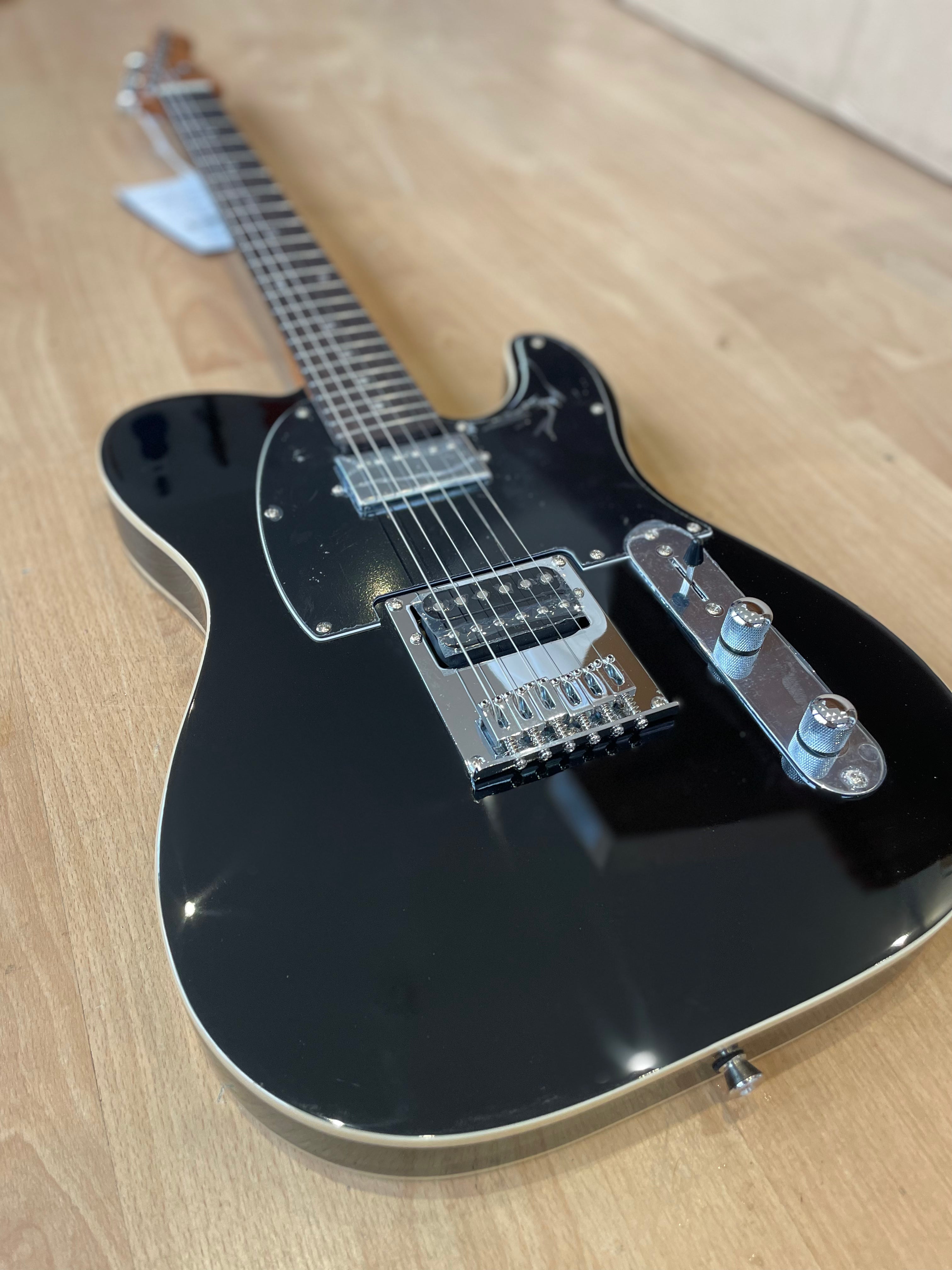 Northstar Pro NSP2BK - single cutaway electric guitar - high-gloss black
