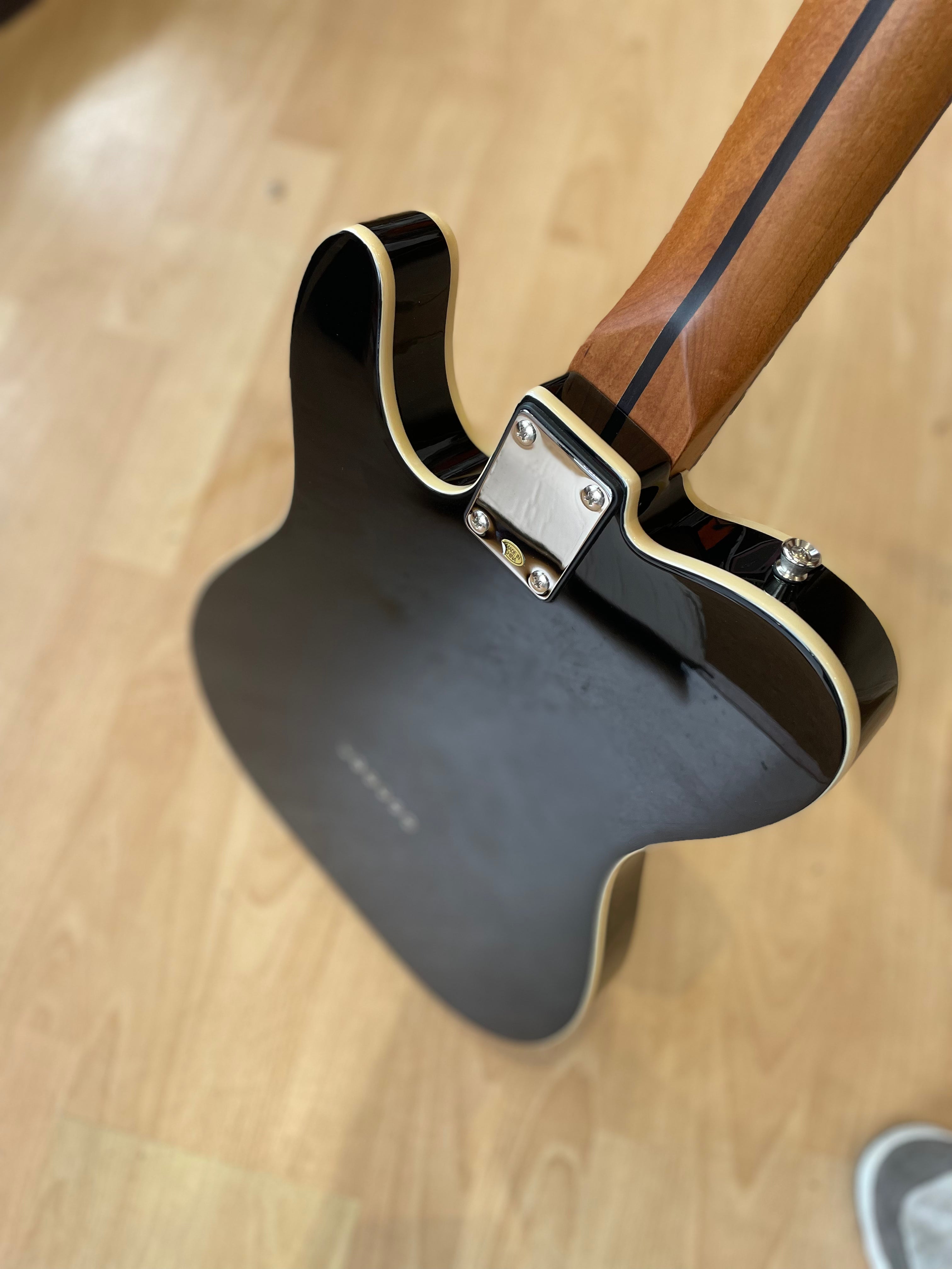 Northstar Pro NSP2BK - single cutaway electric guitar - high-gloss black