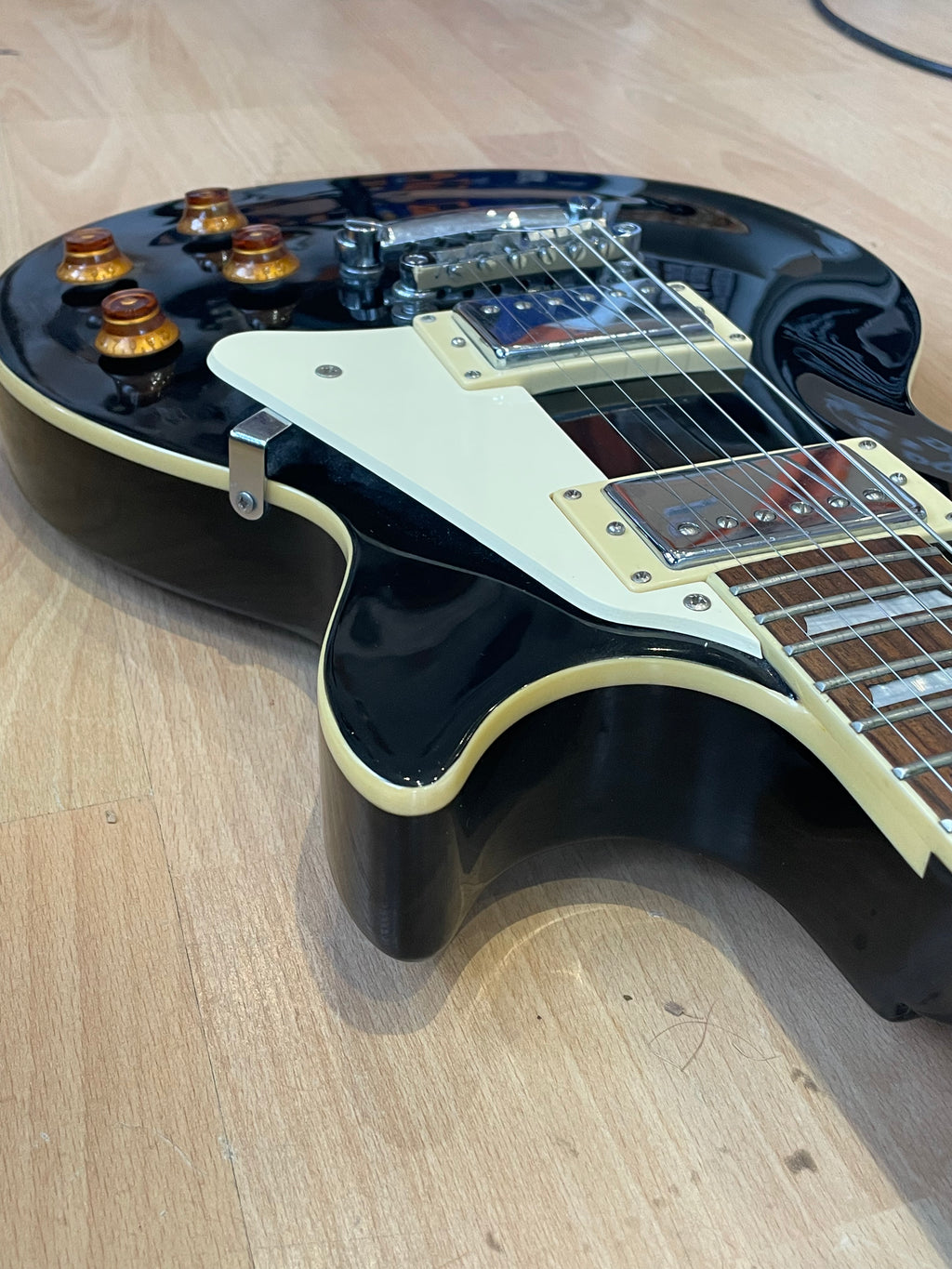 Epiphone Les Paul Standard in Black - good condition