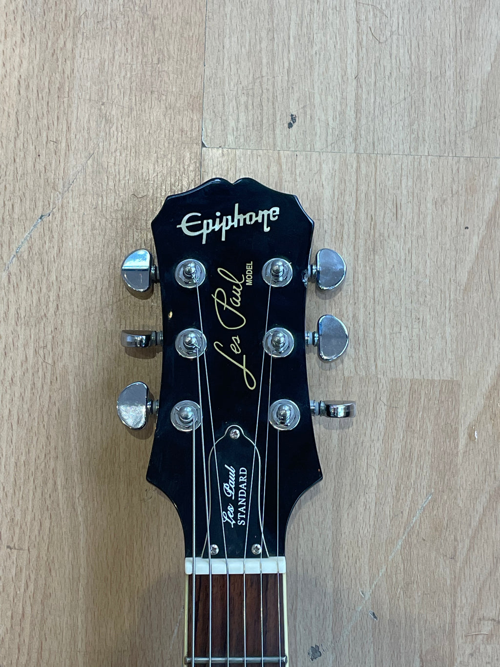 Epiphone Les Paul Standard in Black - good condition