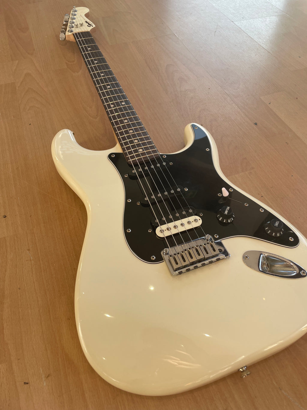 Squier Contemporary HSS Stratocaster in Pearl White- Great Condition
