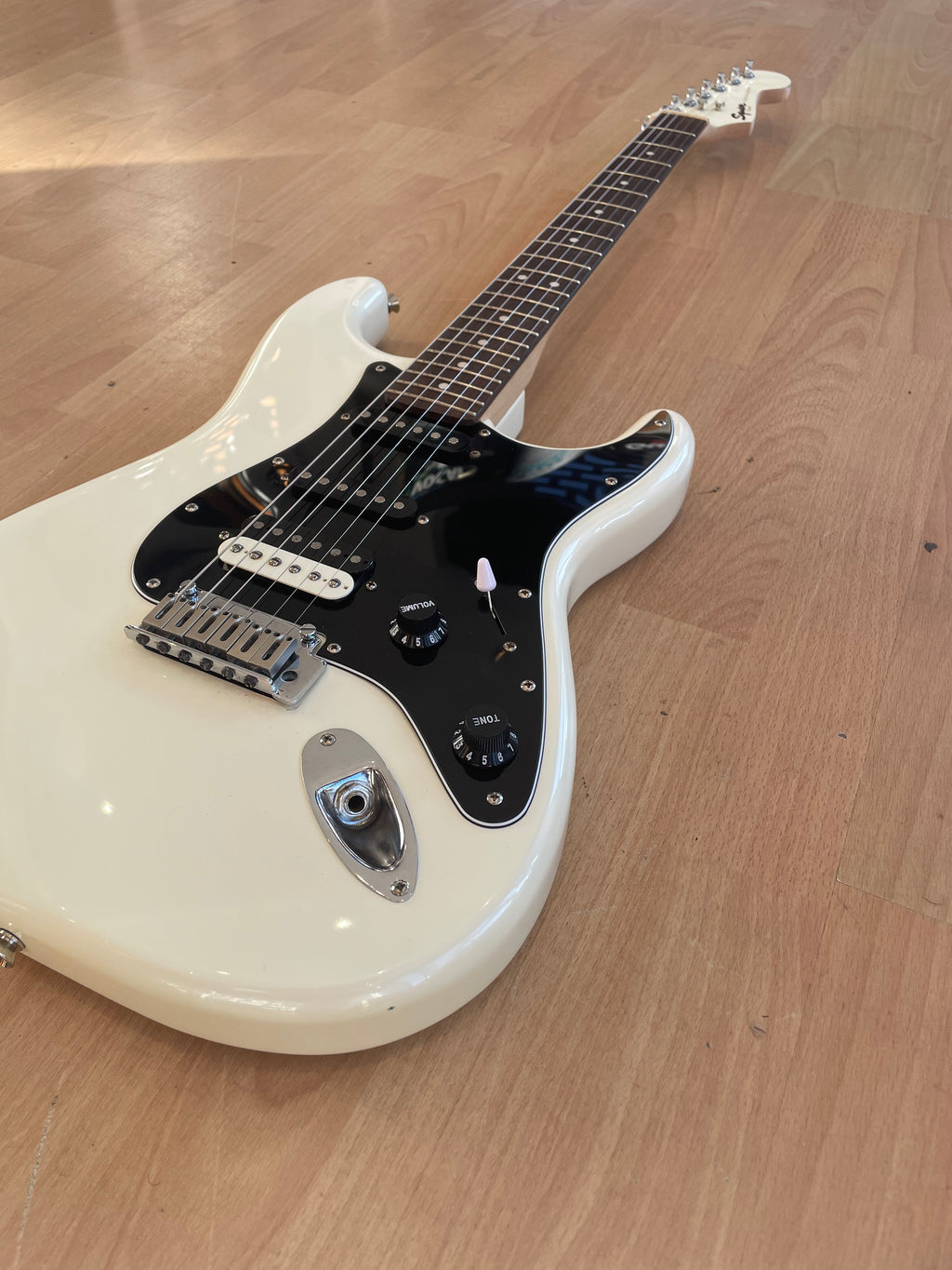 Squier Contemporary HSS Stratocaster in Pearl White- Great Condition