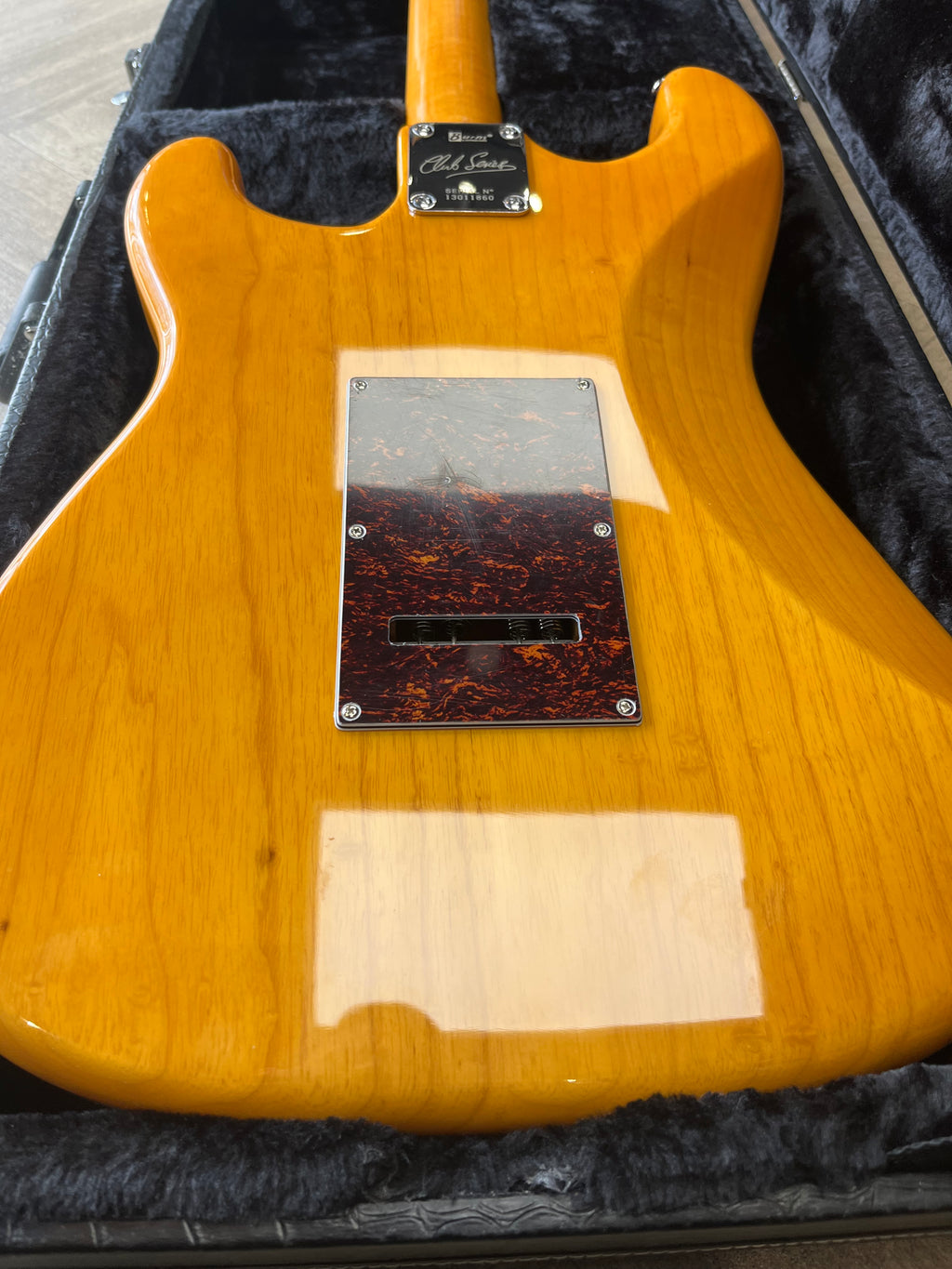 Burns King Cobra Custom – Natural – With Original Hard Case
