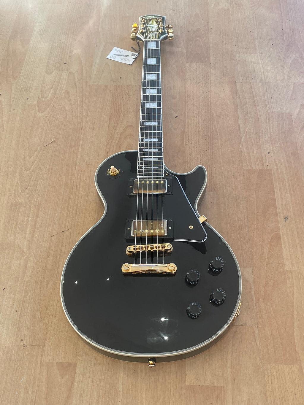 Epiphone Les Paul Custom – Black & Gold (2022)- excellent condition
