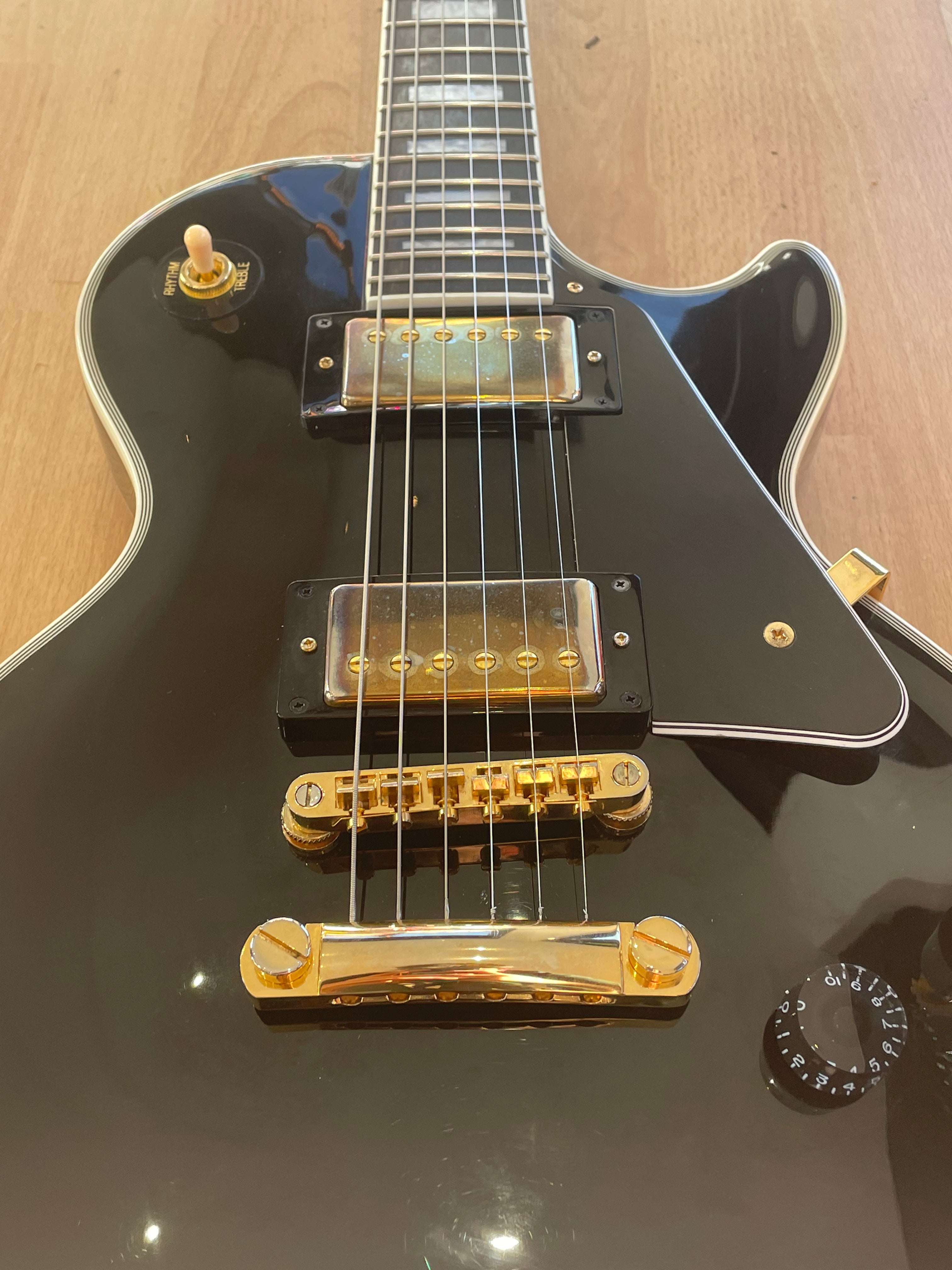Epiphone Les Paul Custom – Black & Gold (2022)- excellent condition