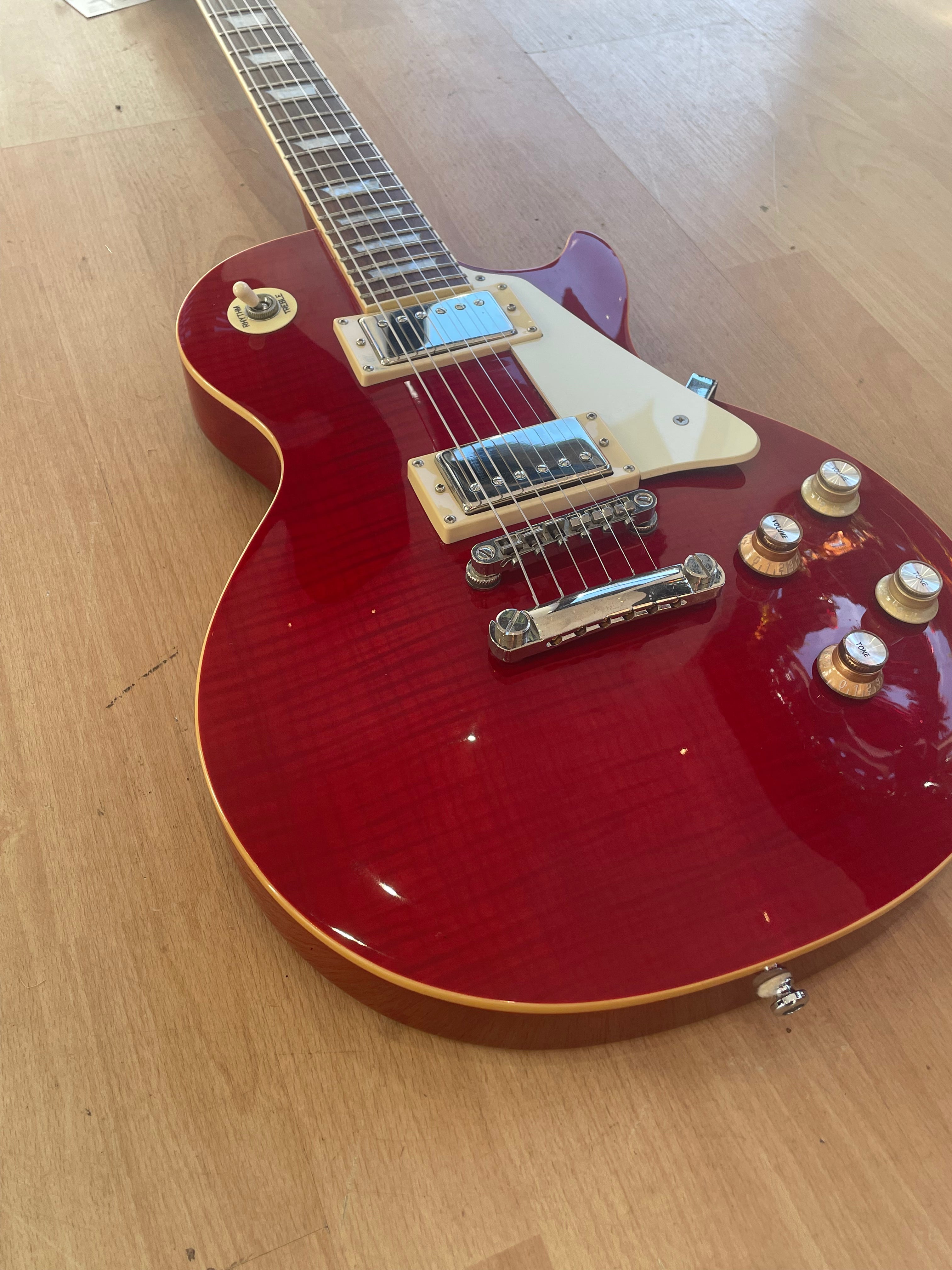 Epiphone Les Paul Standard in Cherry Flame - EXCELLENT CONDITION