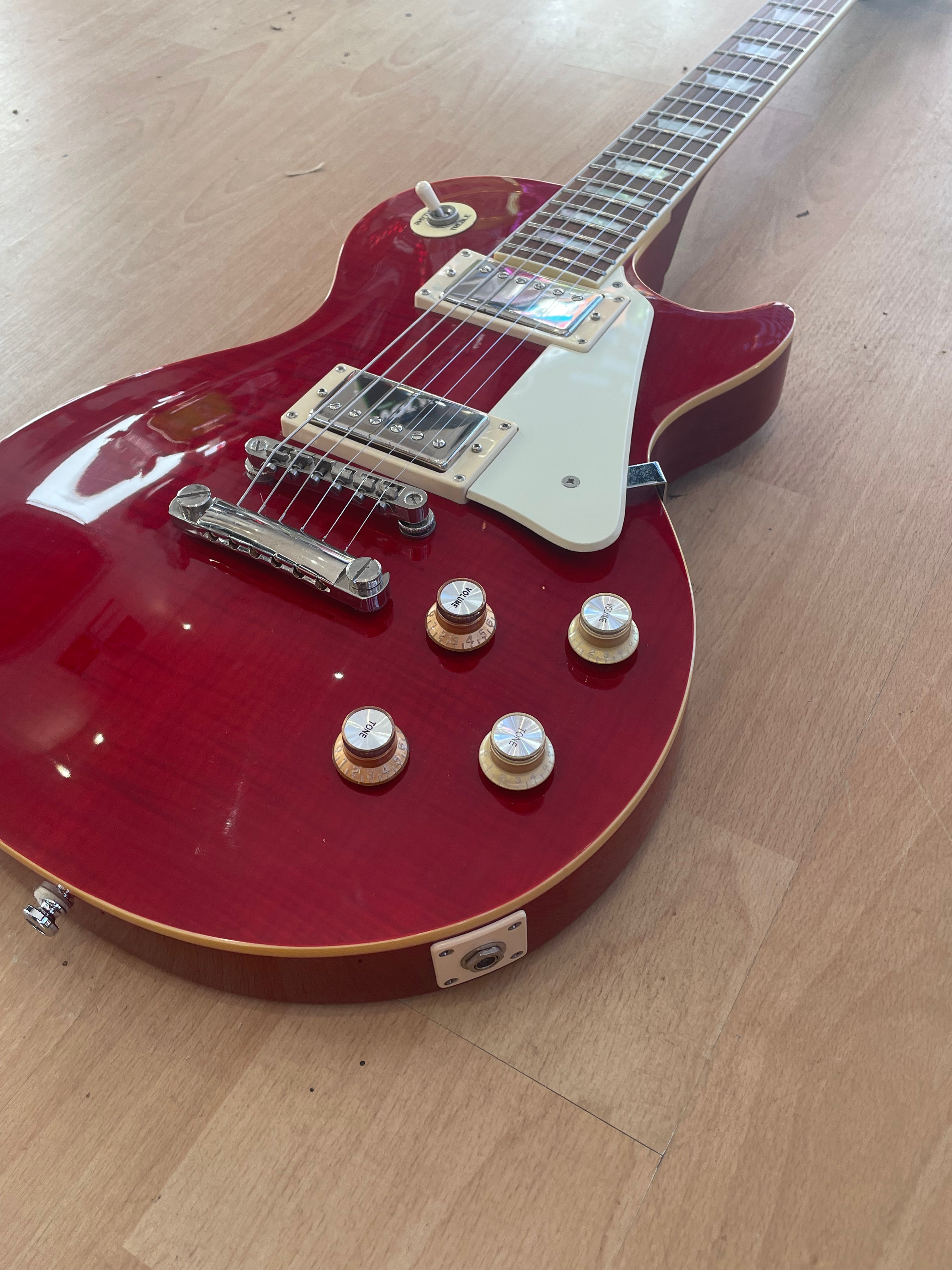 Epiphone Les Paul Standard in Cherry Flame - EXCELLENT CONDITION