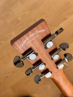 ACOUSTIC GUITAR REUNION PRO - Solid Spruce top with Black Walnut