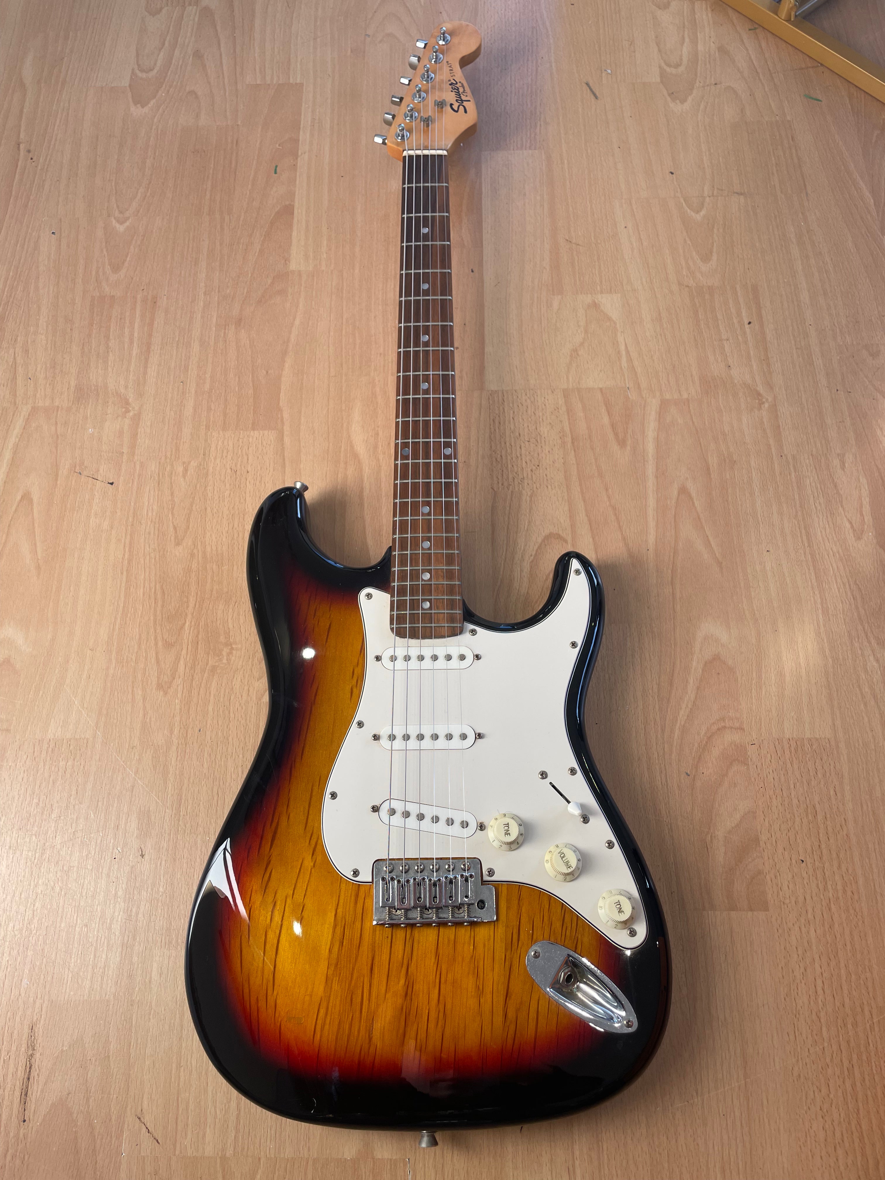 Squier Stratocaster in Vintage Sunburst - Great Condition