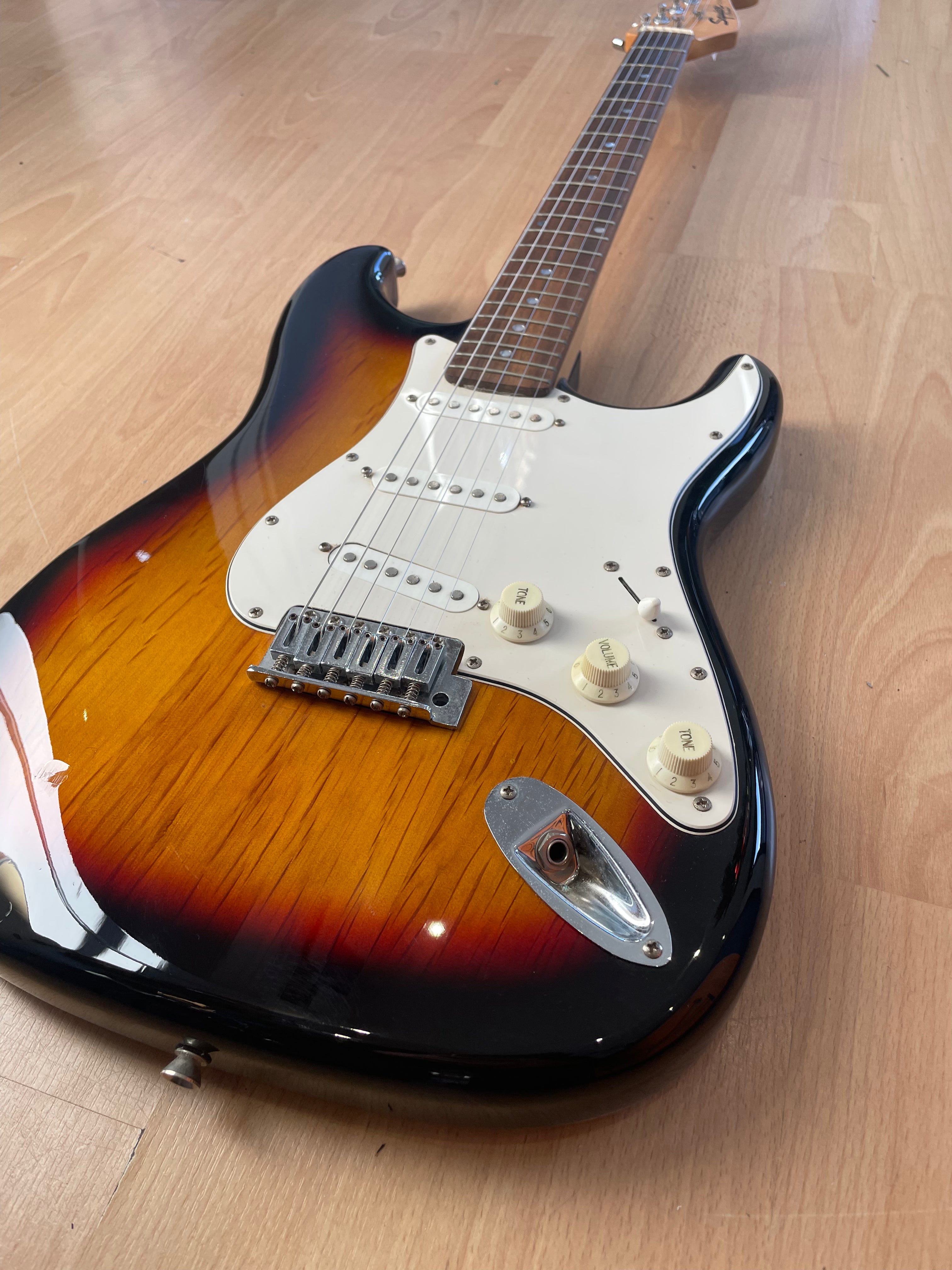 Squier Stratocaster in Vintage Sunburst - Great Condition