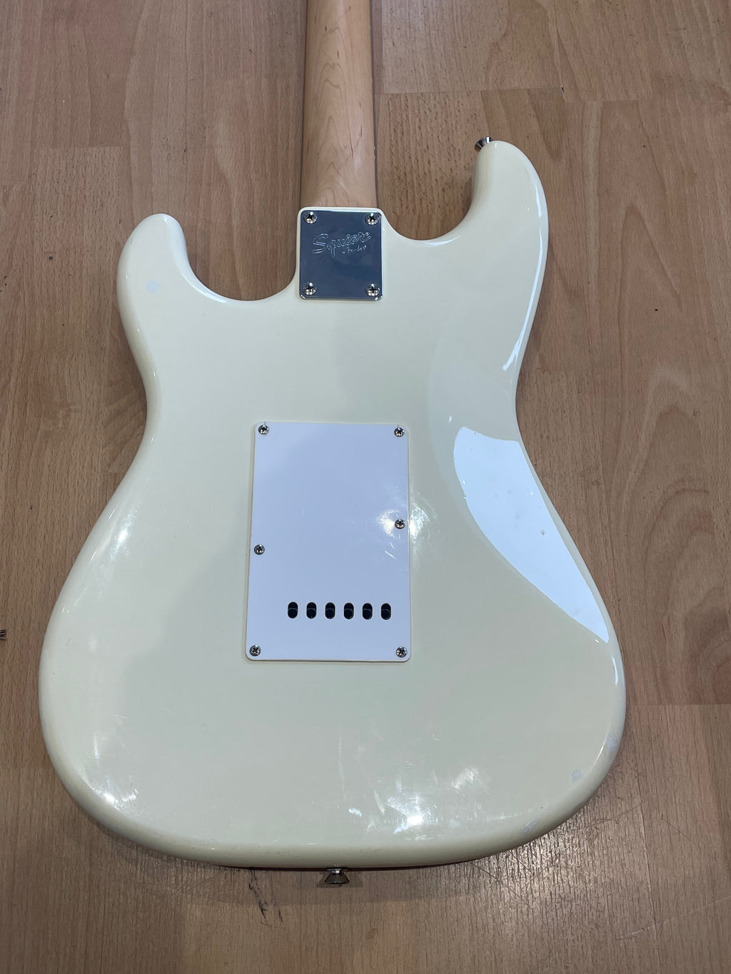 Squier Affinity Series Stratocaster in Cream - Good Condition
