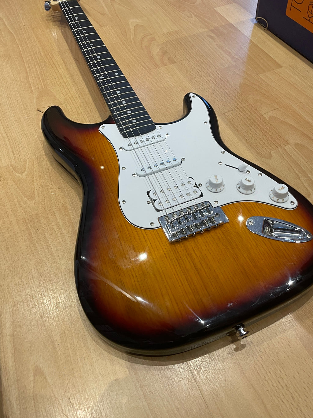 Harley Benton Standard series + Amp + Case