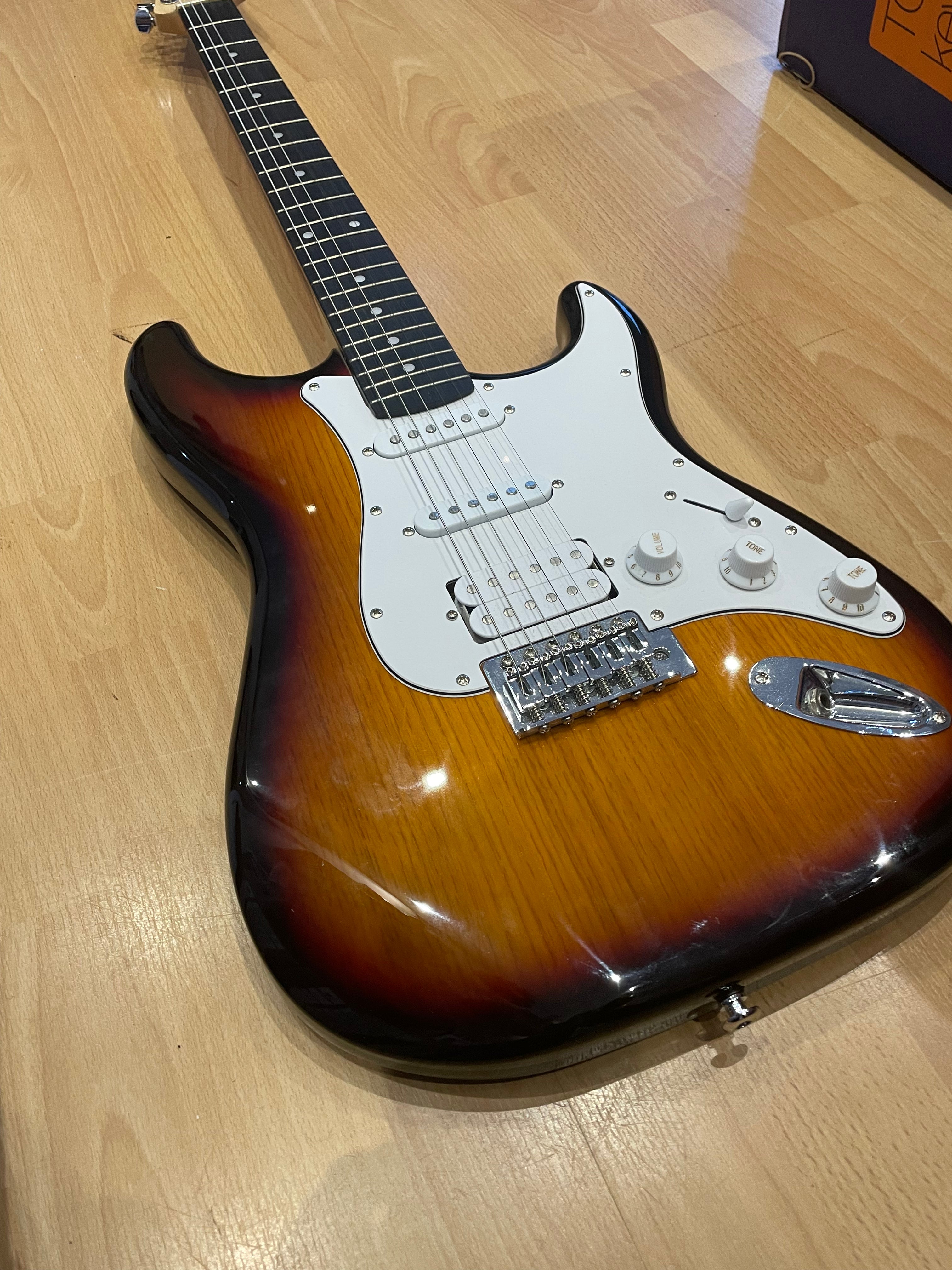 Harley Benton Standard series + Amp + Case