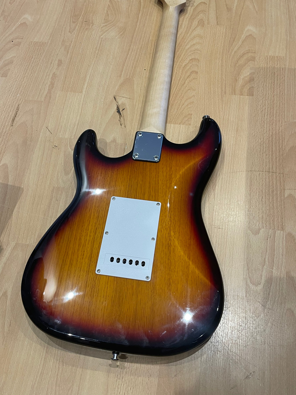 Harley Benton Standard series + Amp + Case