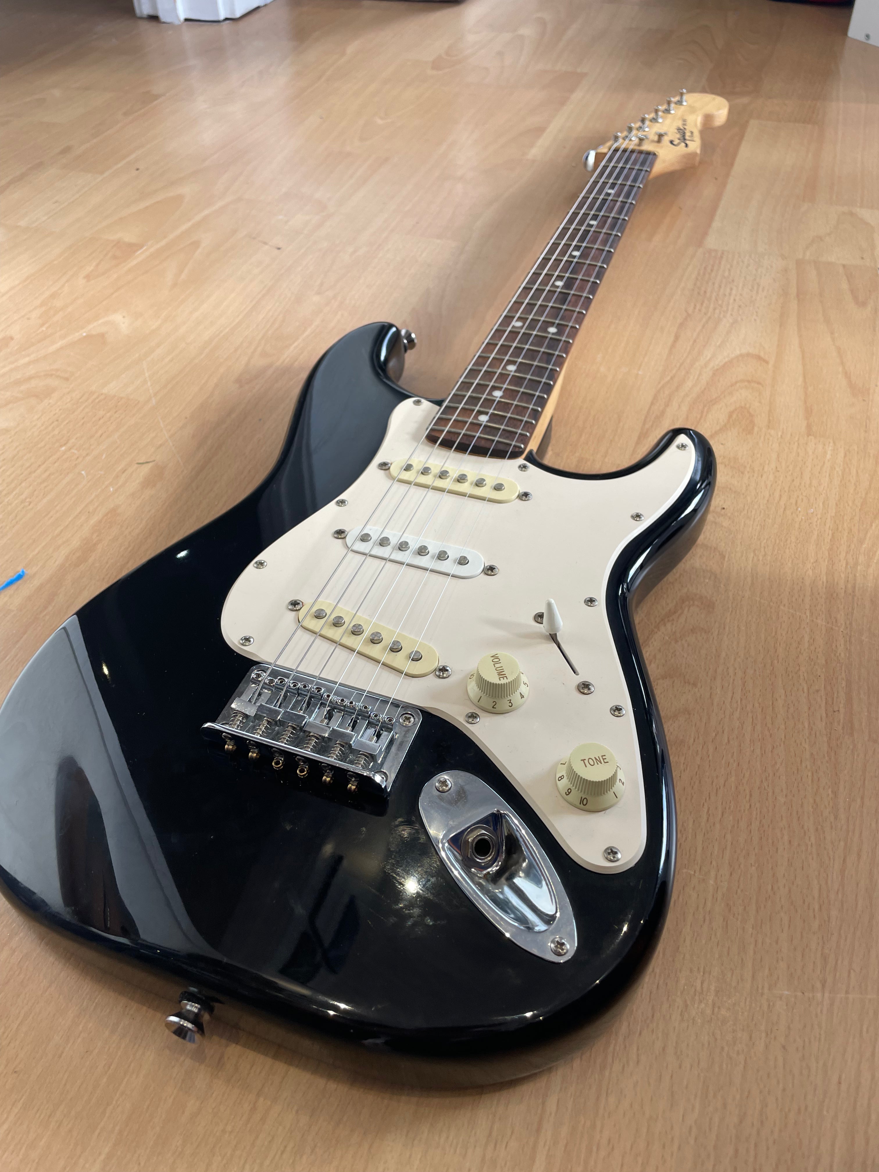 Fender Squier Mini Stratocaster in Black - Great Condition
