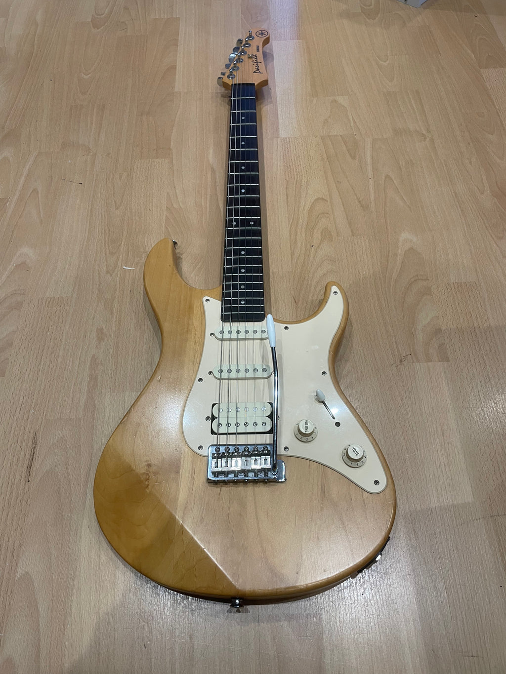 Yamaha Pacifica Natural Finish- Great For Beginners