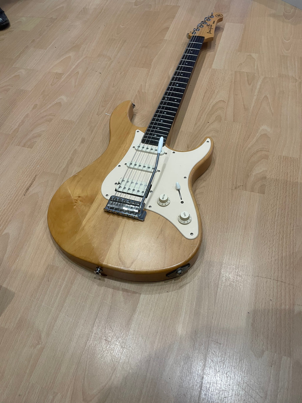 Yamaha Pacifica Natural Finish- Great For Beginners
