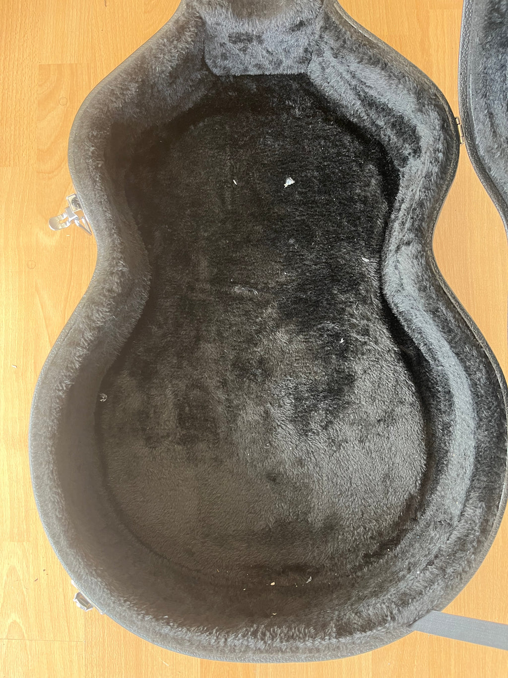 Semi-Hollow / Semi-Acoustic Guitar Hard Case – Black – Pre-Owned