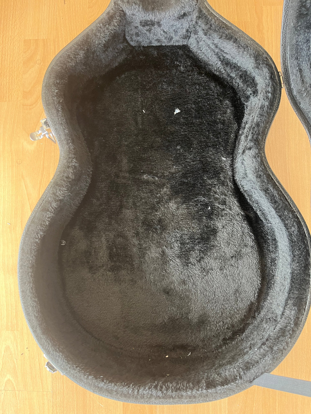Semi-Hollow / Semi-Acoustic Guitar Hard Case – Black – Pre-Owned