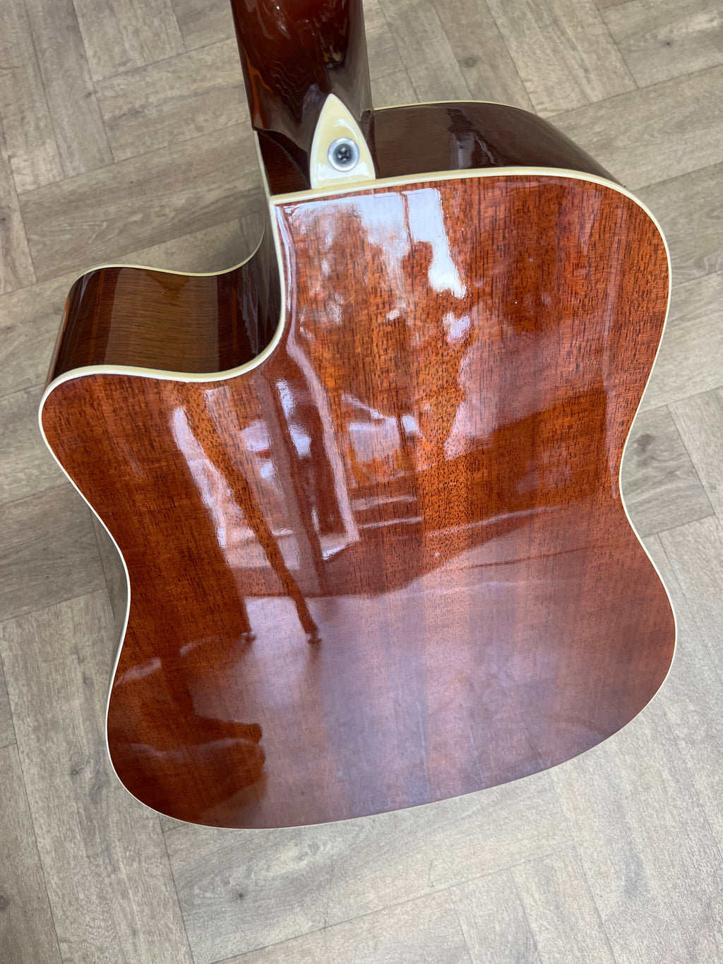 Vintage VEC500-12 12-String Electro-Acoustic Guitar – Natural – Pre-Owned