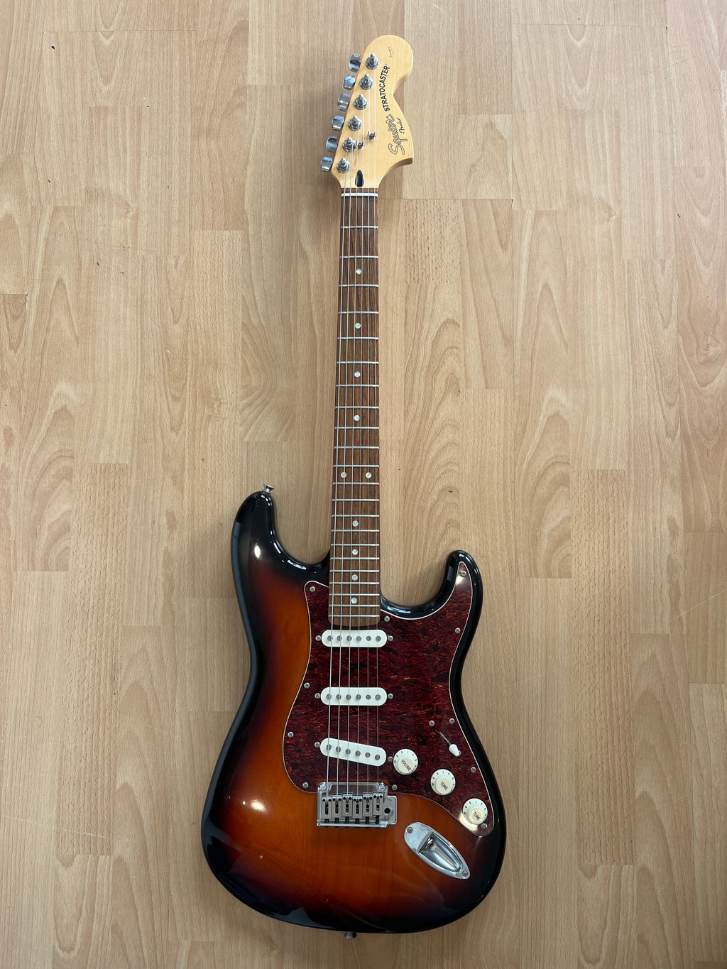 Squier Standard Series Stratocaster – Sunburst – Pre-Owned