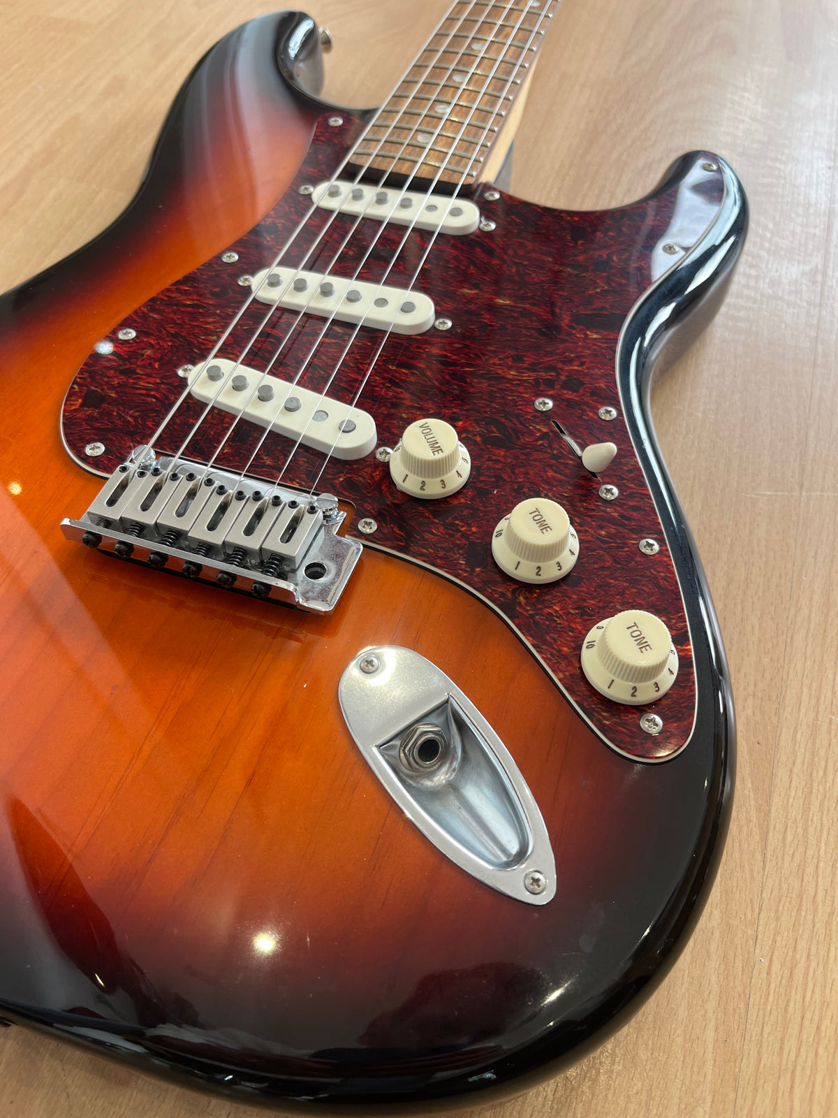 Squier Standard Series Stratocaster – Sunburst – Pre-Owned
