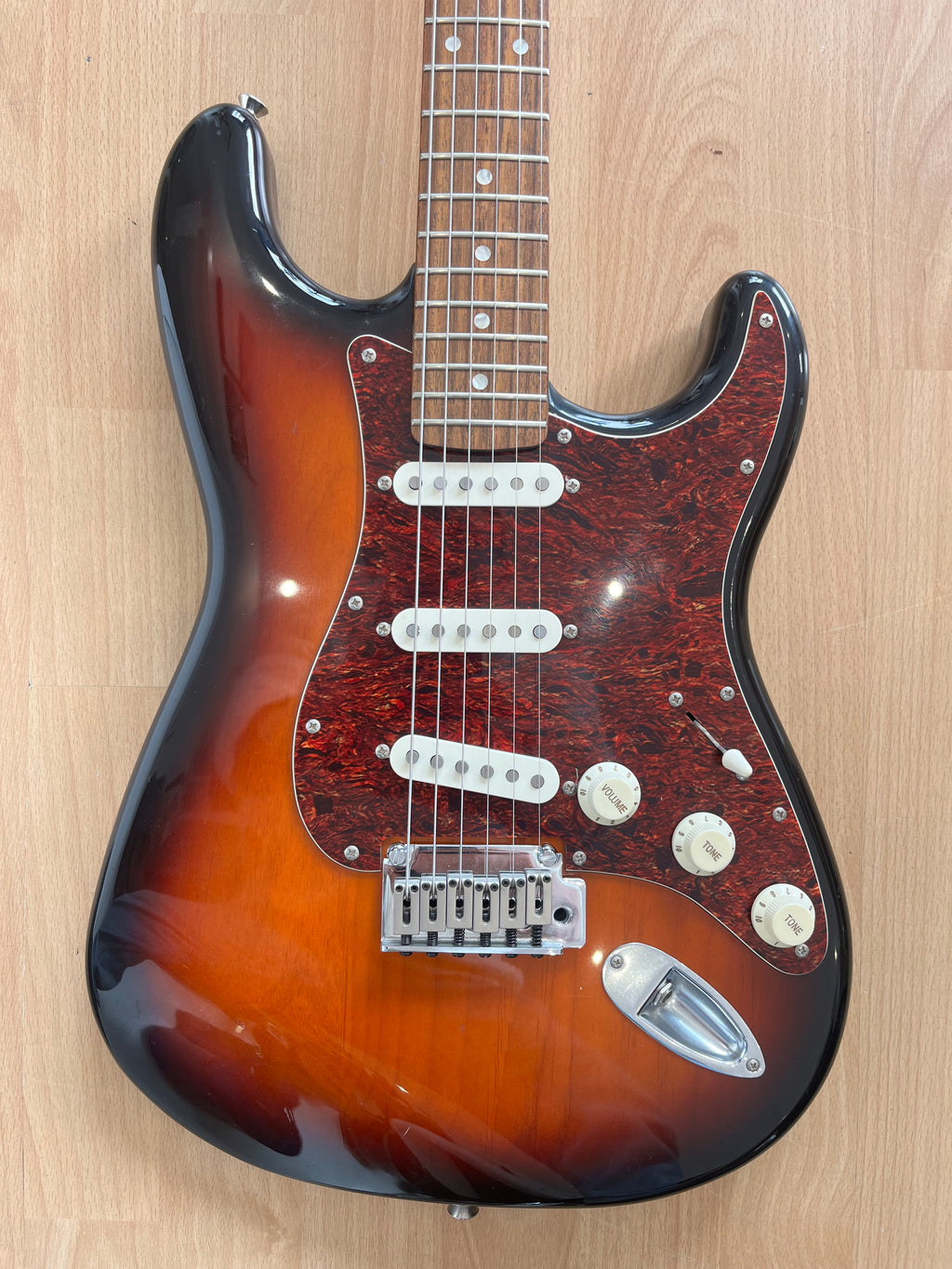 Squier Standard Series Stratocaster – Sunburst – Pre-Owned