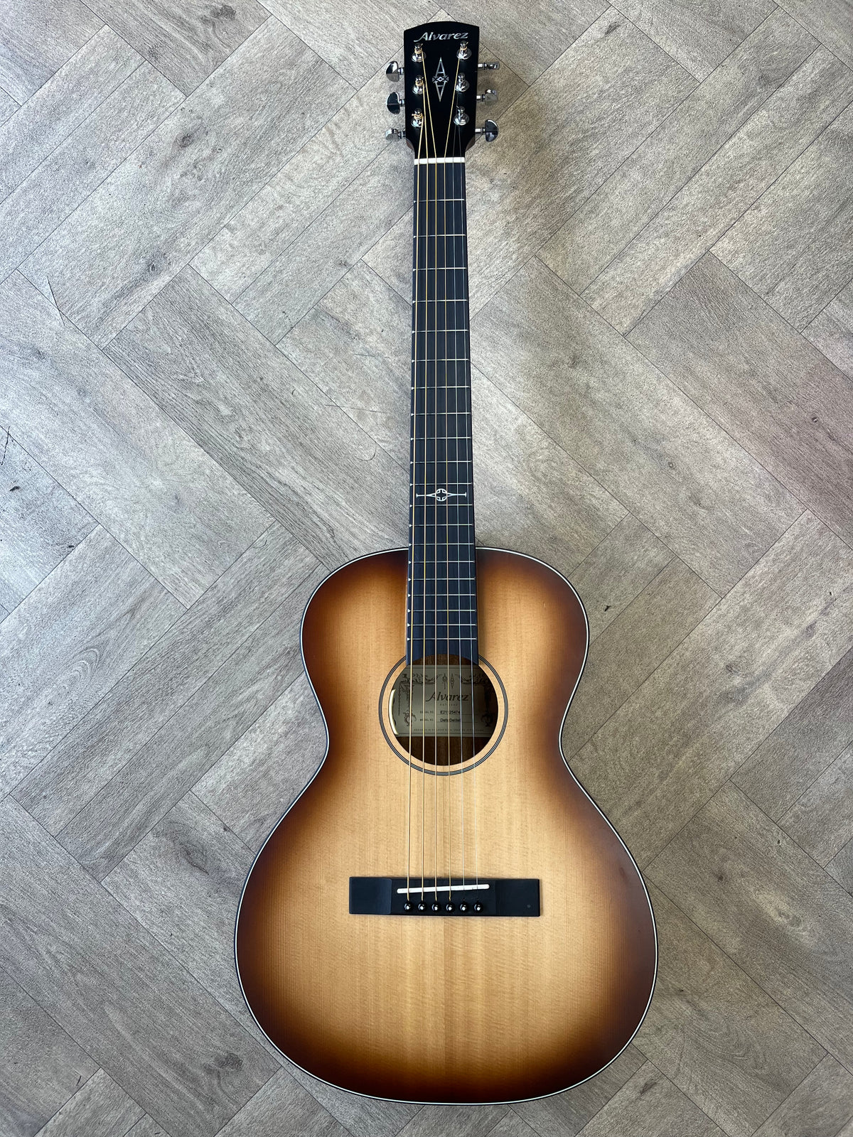 Alvarez Delta DeLite E Electro-Acoustic Guitar – Sunburst | Pre-Owned + Bag