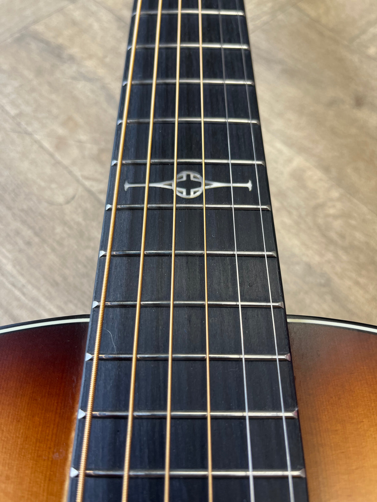 Alvarez Delta DeLite E Electro-Acoustic Guitar – Sunburst | Pre-Owned + Bag