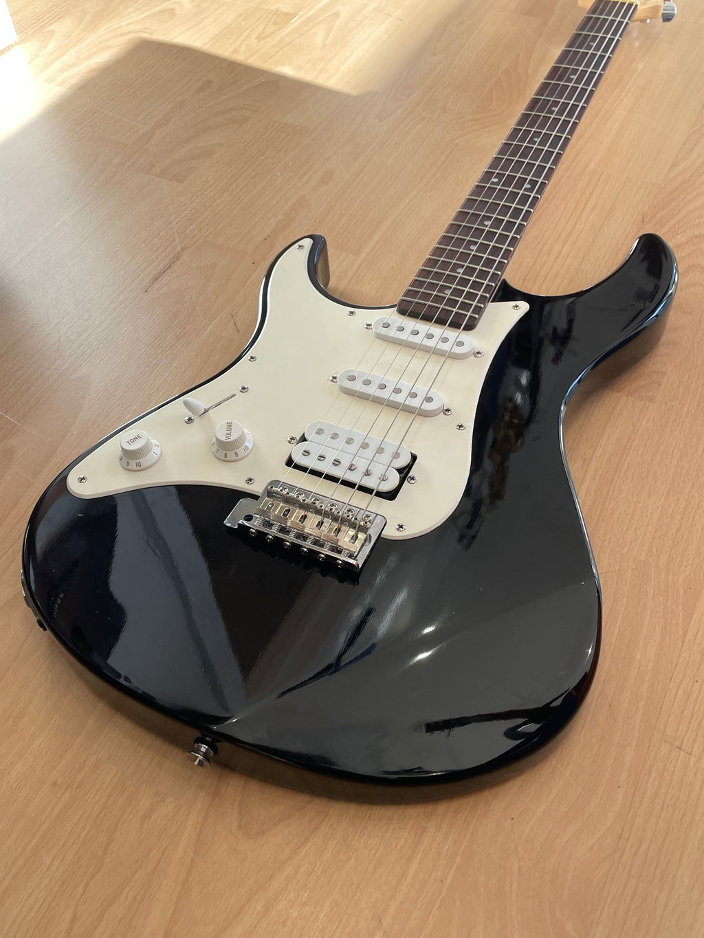 Left Handed Yamaha Pacifica - Great Condition