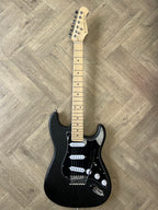 Donner Standard Series Electric Guitar – Black | Pre-Owned