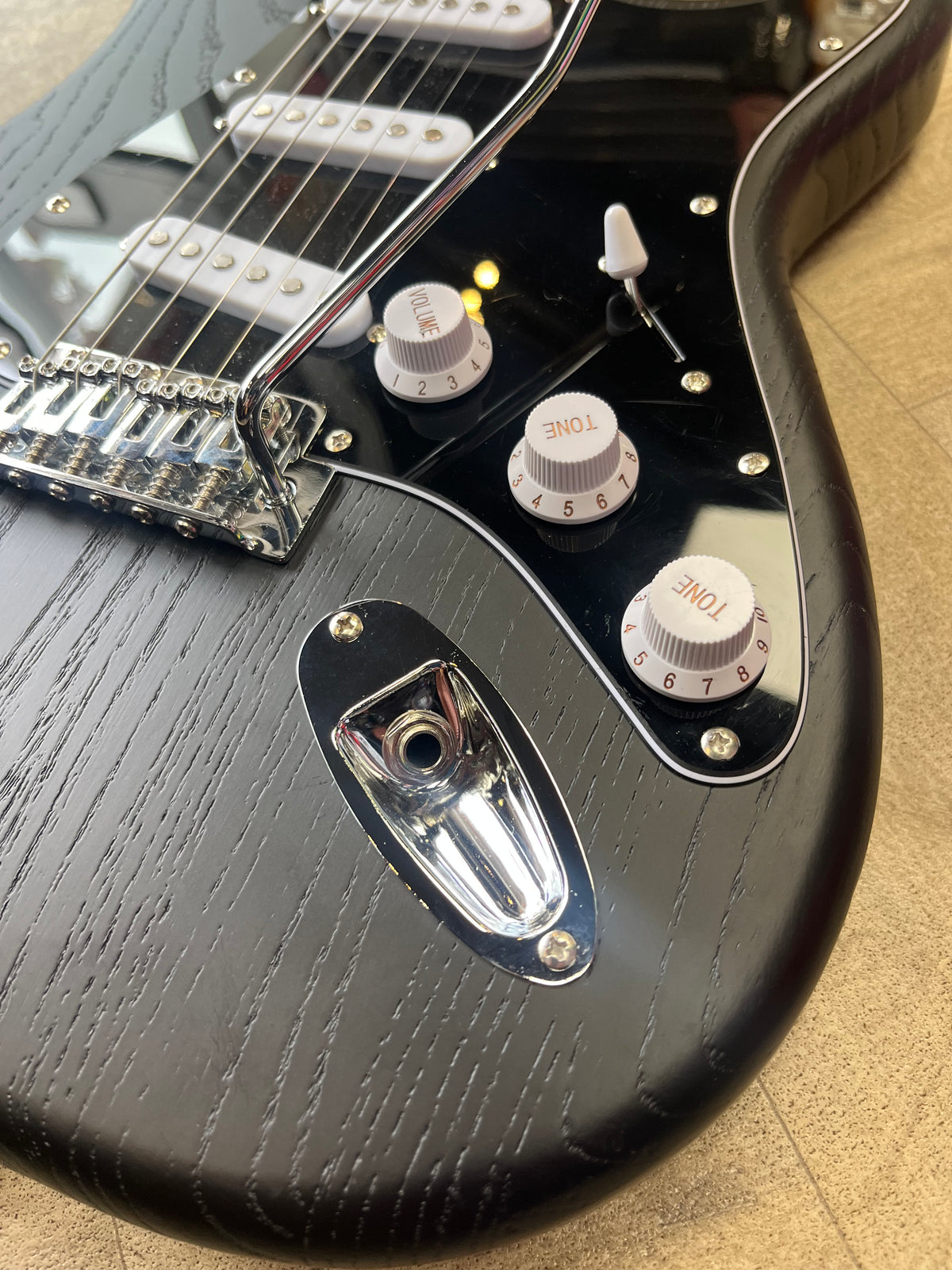 Donner Standard Series Electric Guitar – Black | Pre-Owned